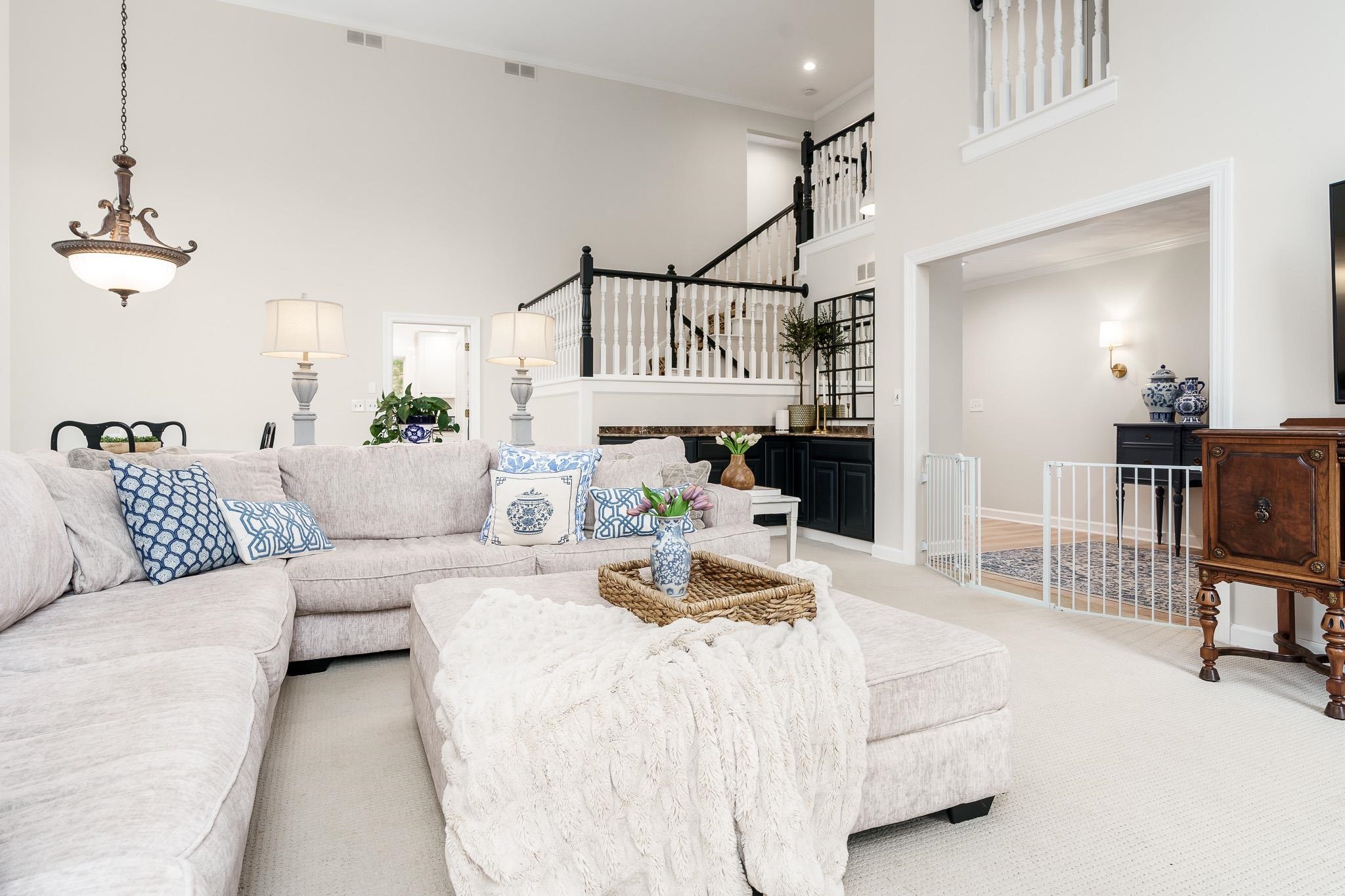 Rockford, Illinois 61114, United States, 4 Bedrooms Bedrooms, ,4 BathroomsBathrooms,Residential,Pending,61908