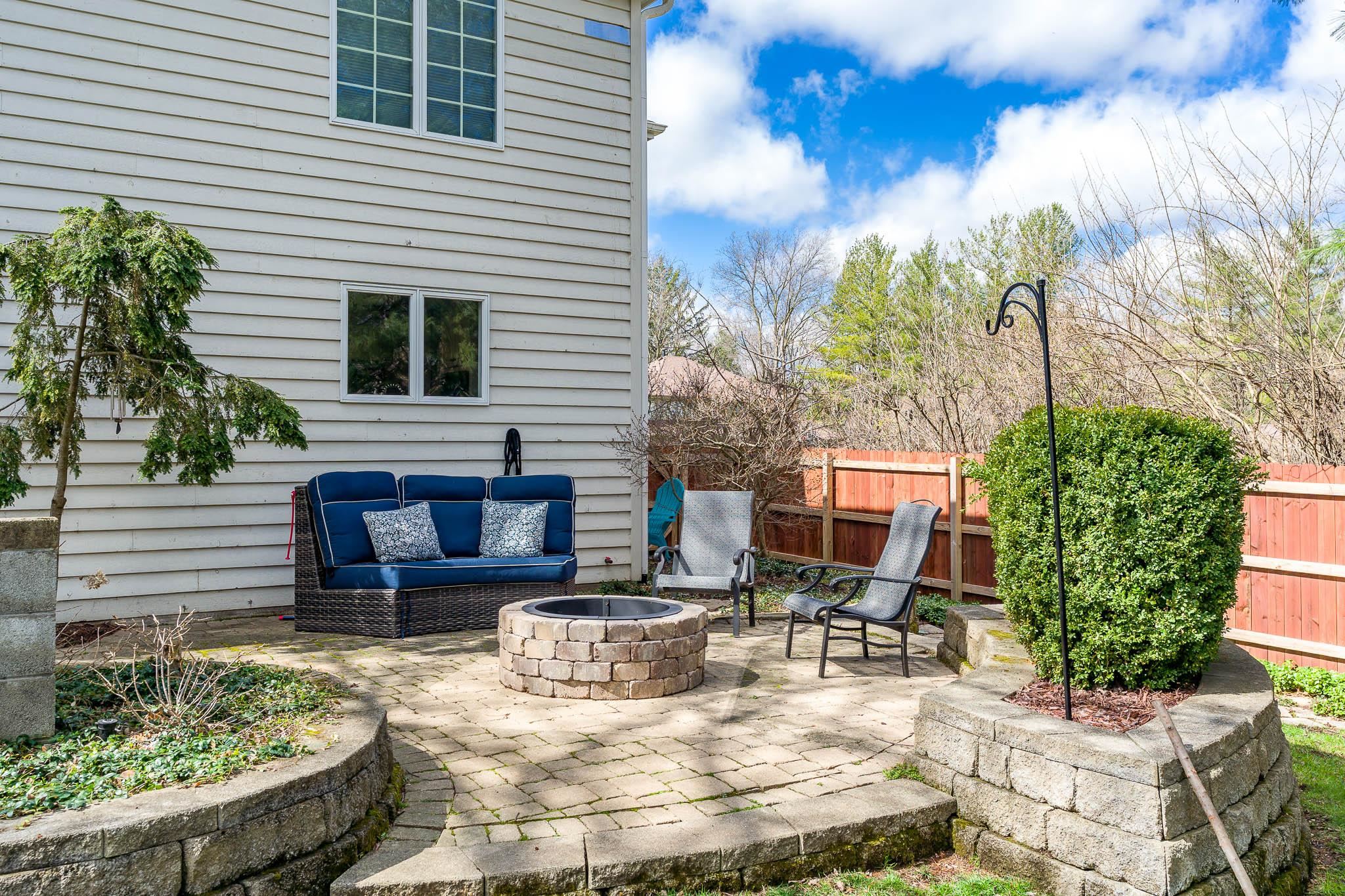 Rockford, Illinois 61114, United States, 4 Bedrooms Bedrooms, ,4 BathroomsBathrooms,Residential,Pending,61908