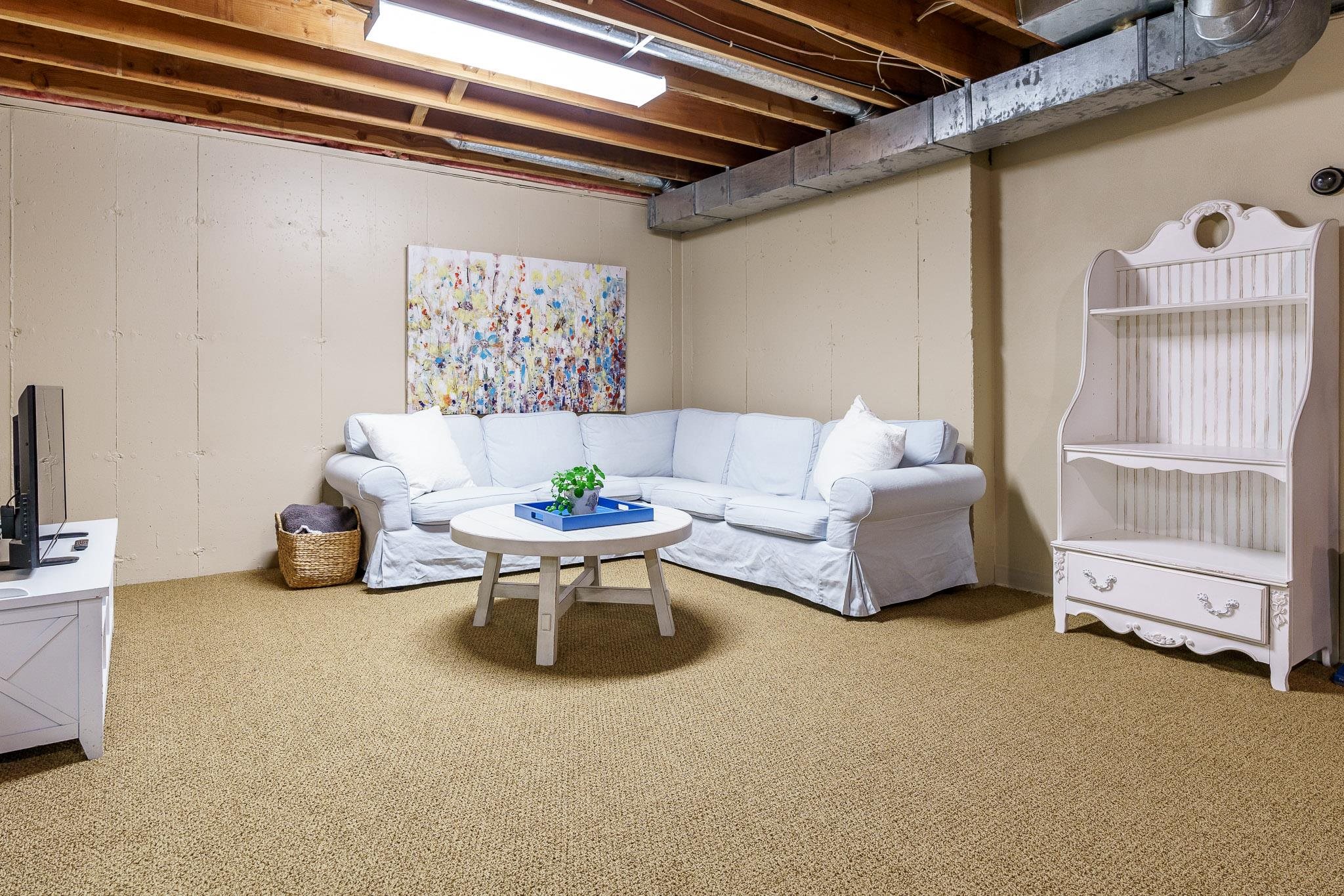 Rockford, Illinois 61114, United States, 4 Bedrooms Bedrooms, ,4 BathroomsBathrooms,Residential,Pending,61908