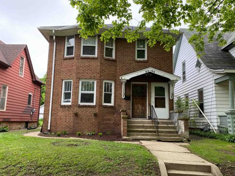 Multifamily For Sale - 1511 8th Avenue<br/> ROCKFORD, IL 61104