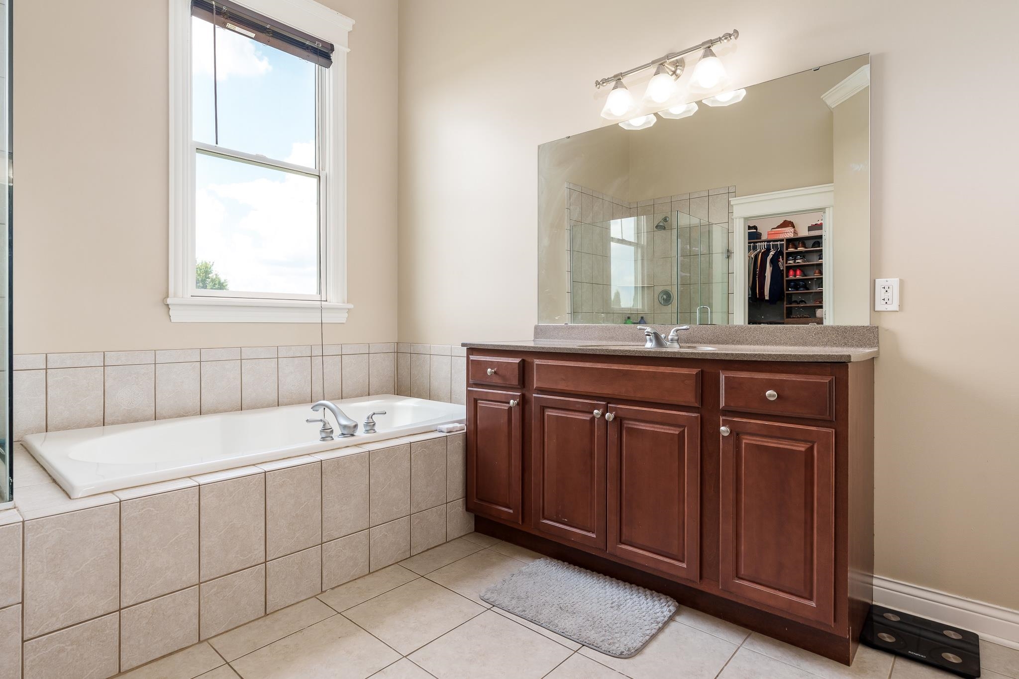 Caledonia, Illinois 61011, United States, 5 Bedrooms Bedrooms, ,5 BathroomsBathrooms,Residential,Active,171736