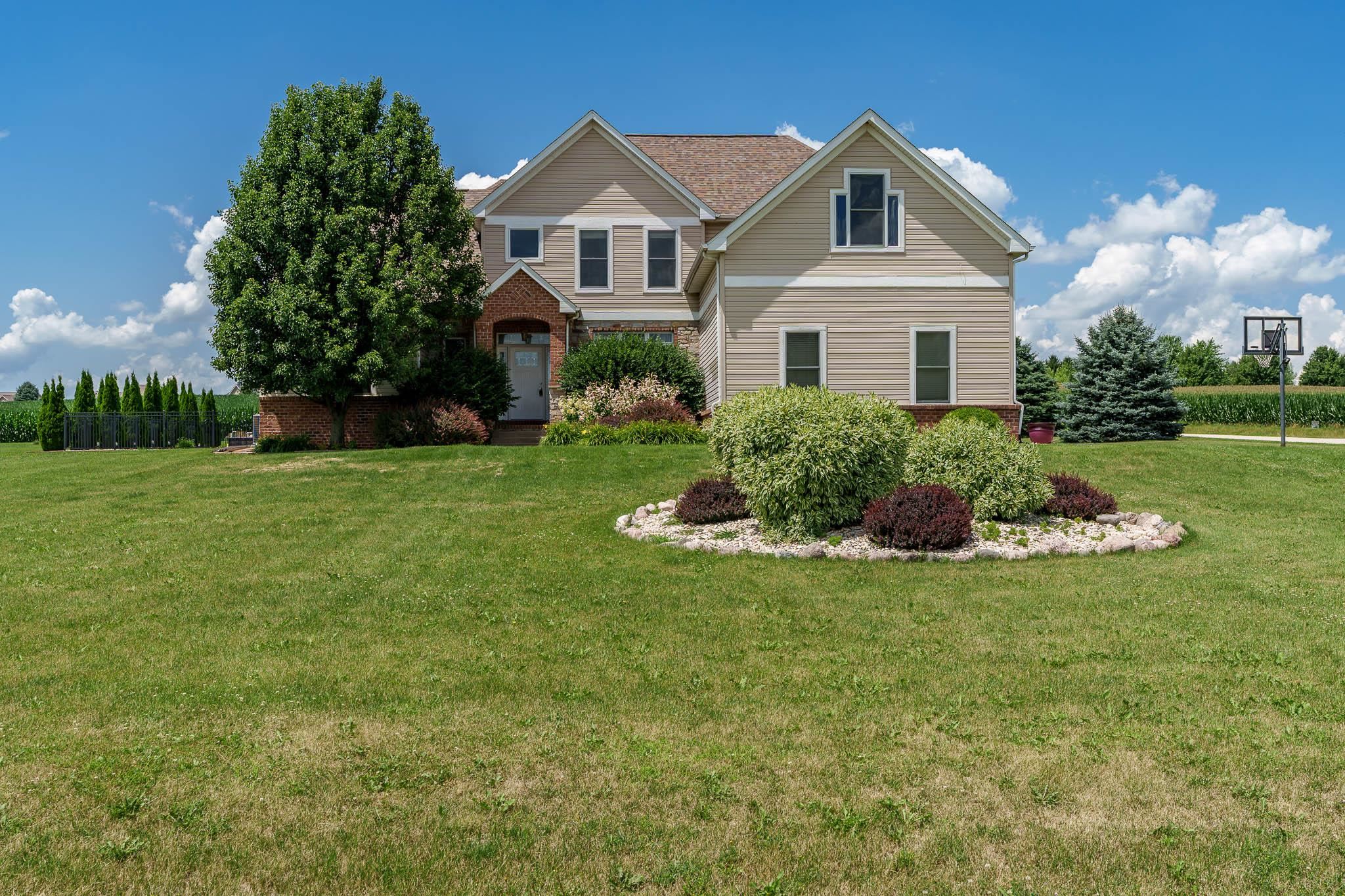 Caledonia, Illinois 61011, United States, 5 Bedrooms Bedrooms, ,5 BathroomsBathrooms,Residential,Active,171736