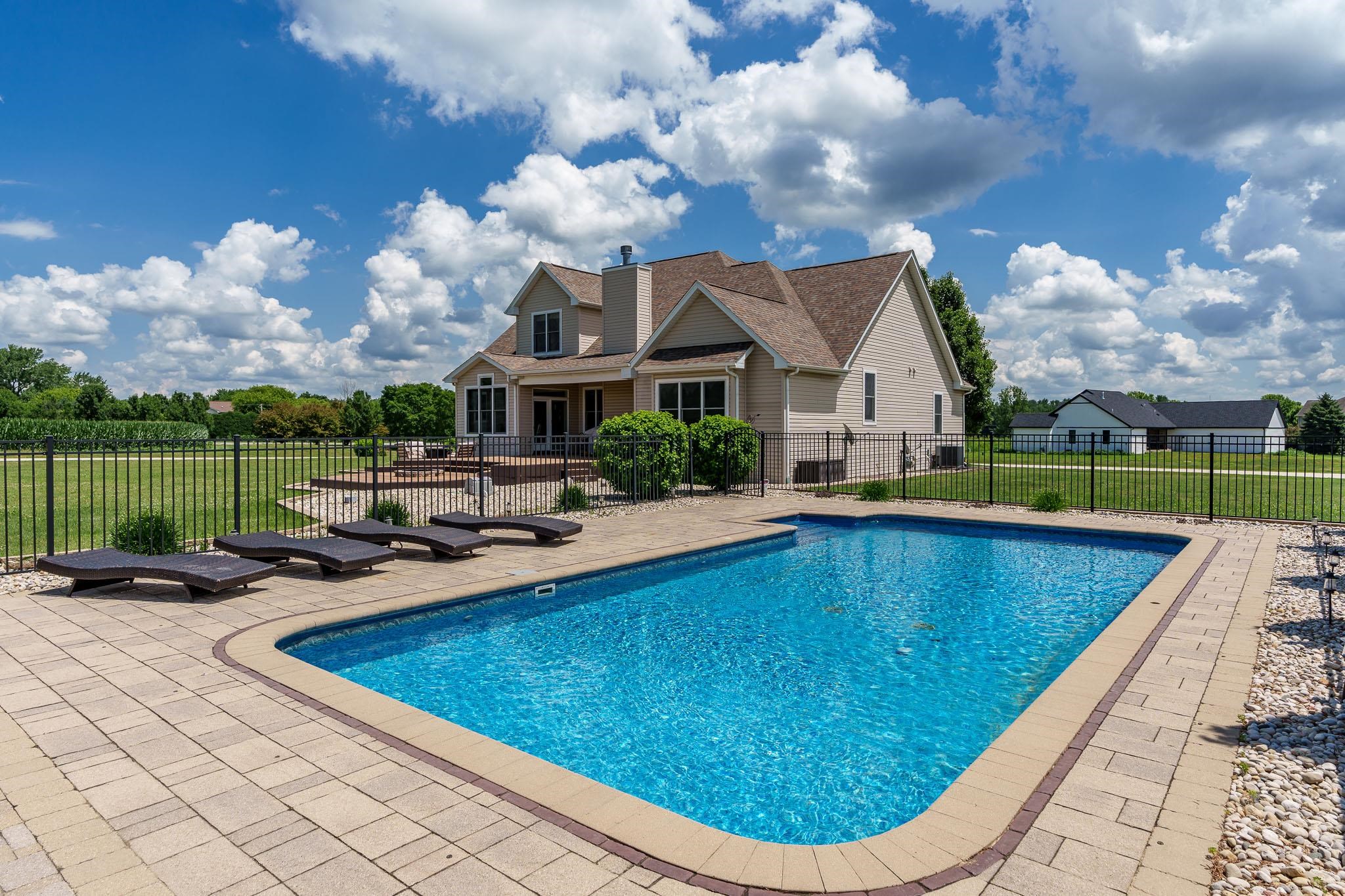 Caledonia, Illinois 61011, United States, 5 Bedrooms Bedrooms, ,5 BathroomsBathrooms,Residential,Active,171736