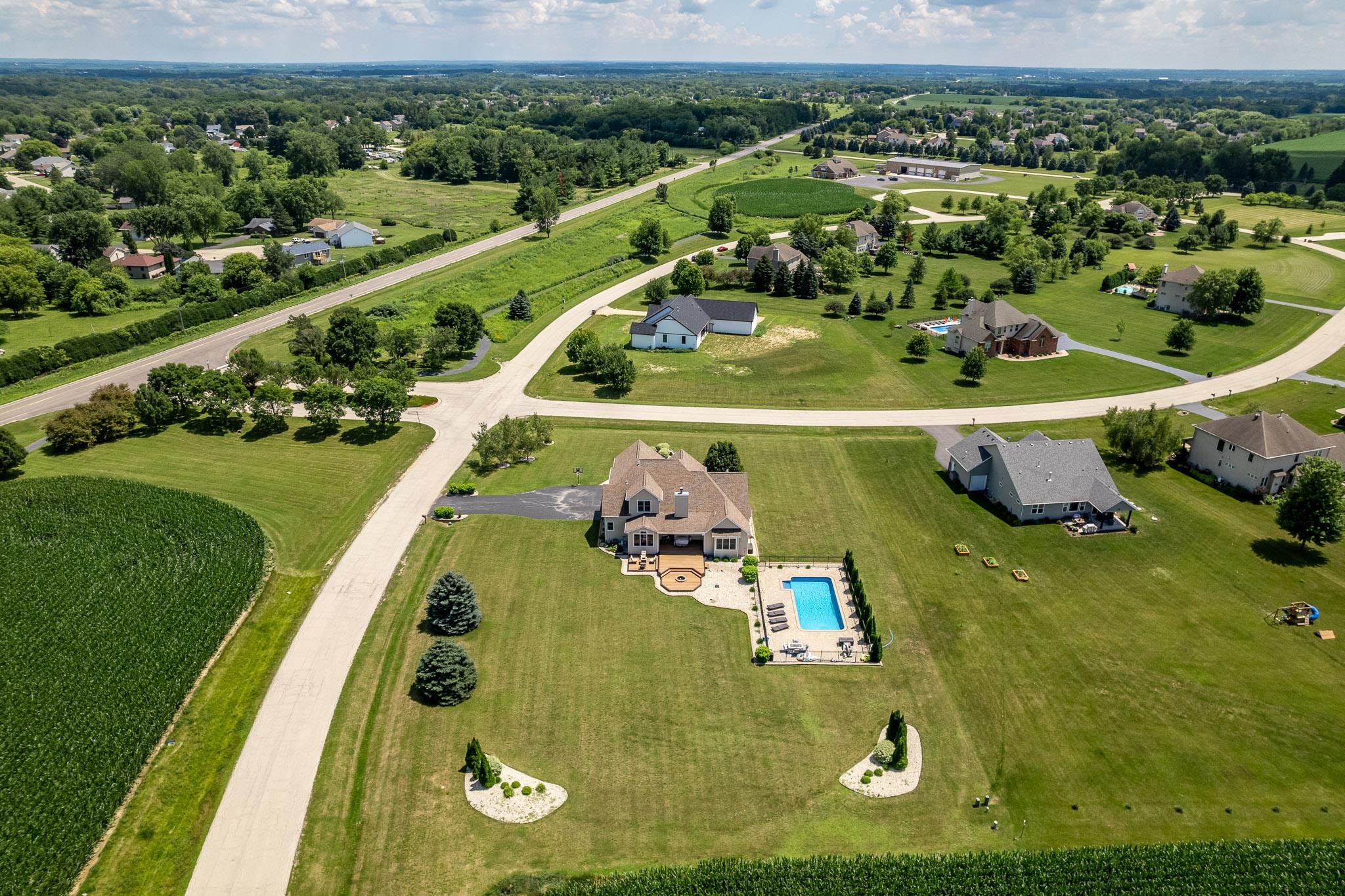 Caledonia, Illinois 61011, United States, 5 Bedrooms Bedrooms, ,5 BathroomsBathrooms,Residential,Active,171736