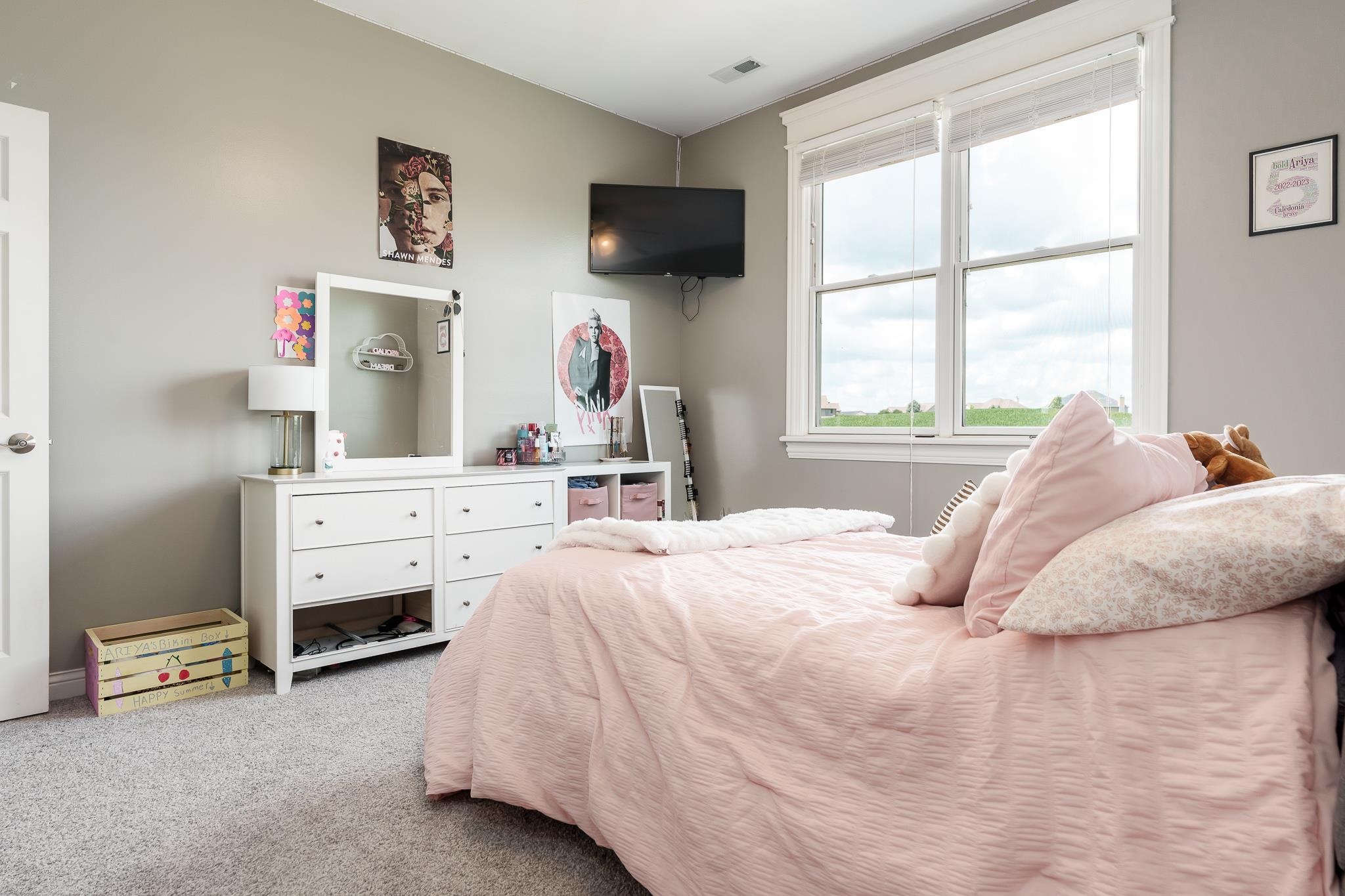 Caledonia, Illinois 61011, United States, 5 Bedrooms Bedrooms, ,5 BathroomsBathrooms,Residential,Active,171736