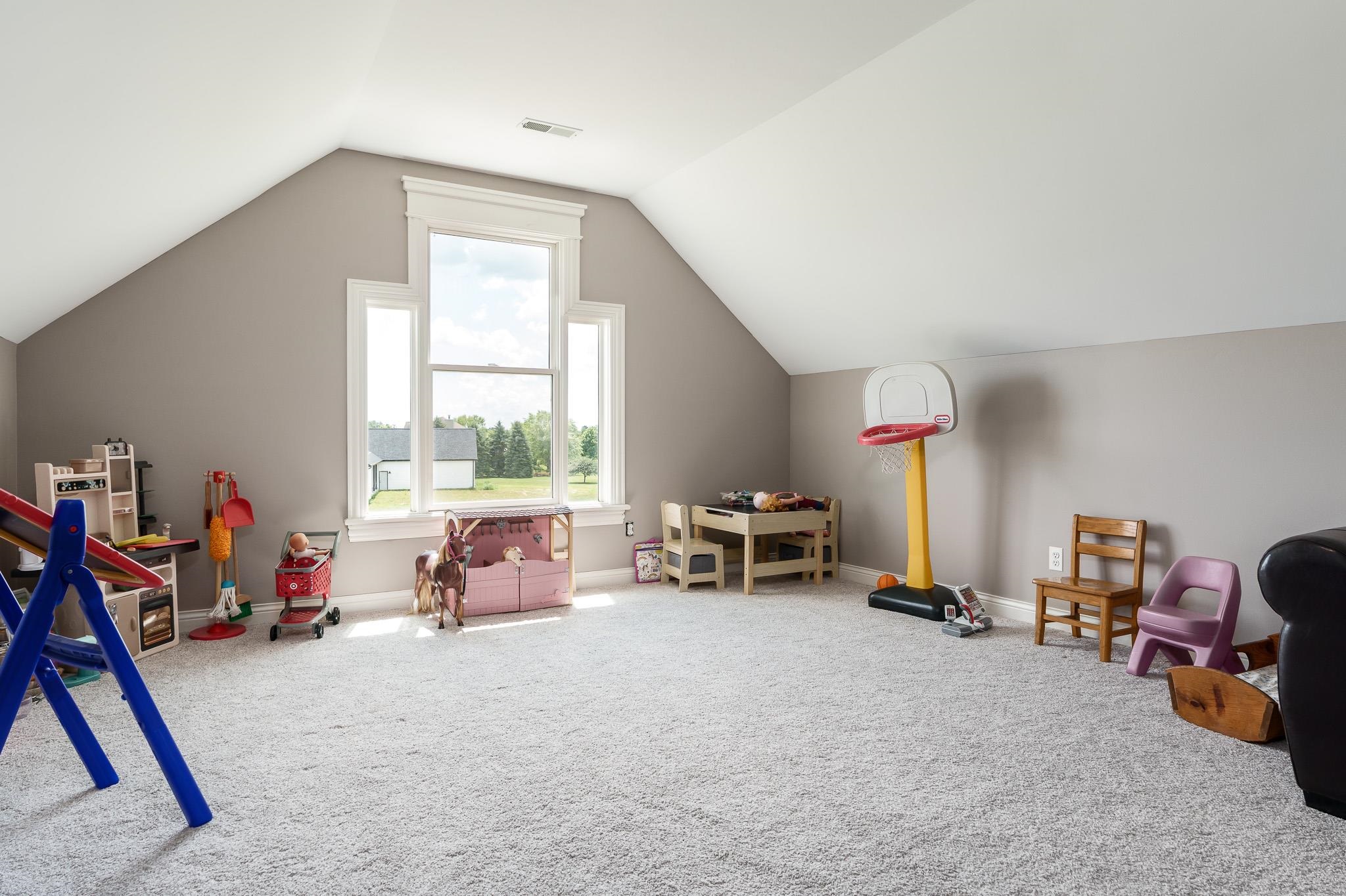 Caledonia, Illinois 61011, United States, 5 Bedrooms Bedrooms, ,5 BathroomsBathrooms,Residential,Active,171736