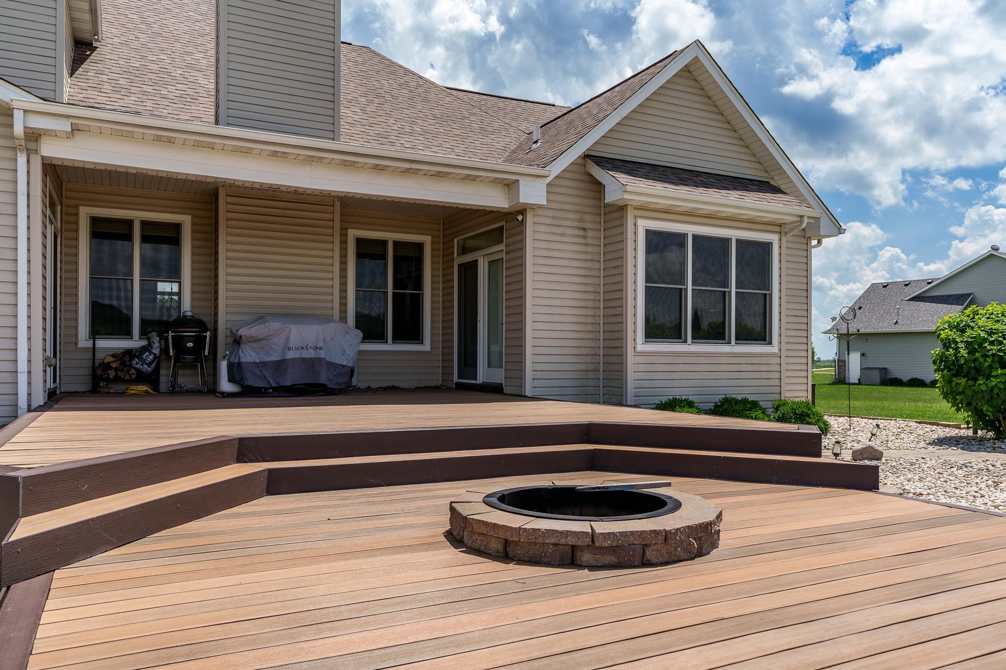 Caledonia, Illinois 61011, United States, 5 Bedrooms Bedrooms, ,5 BathroomsBathrooms,Residential,Active,171736