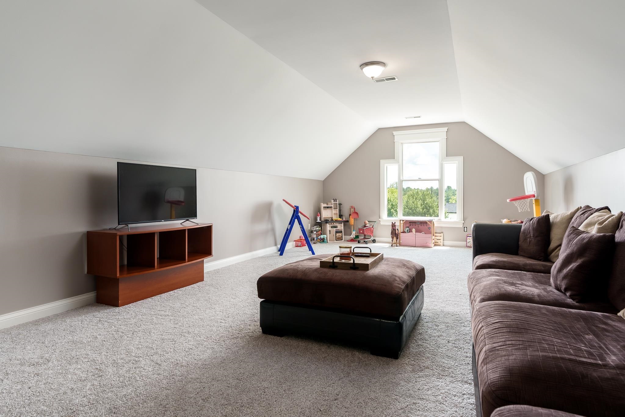 Caledonia, Illinois 61011, United States, 5 Bedrooms Bedrooms, ,5 BathroomsBathrooms,Residential,Active,171736