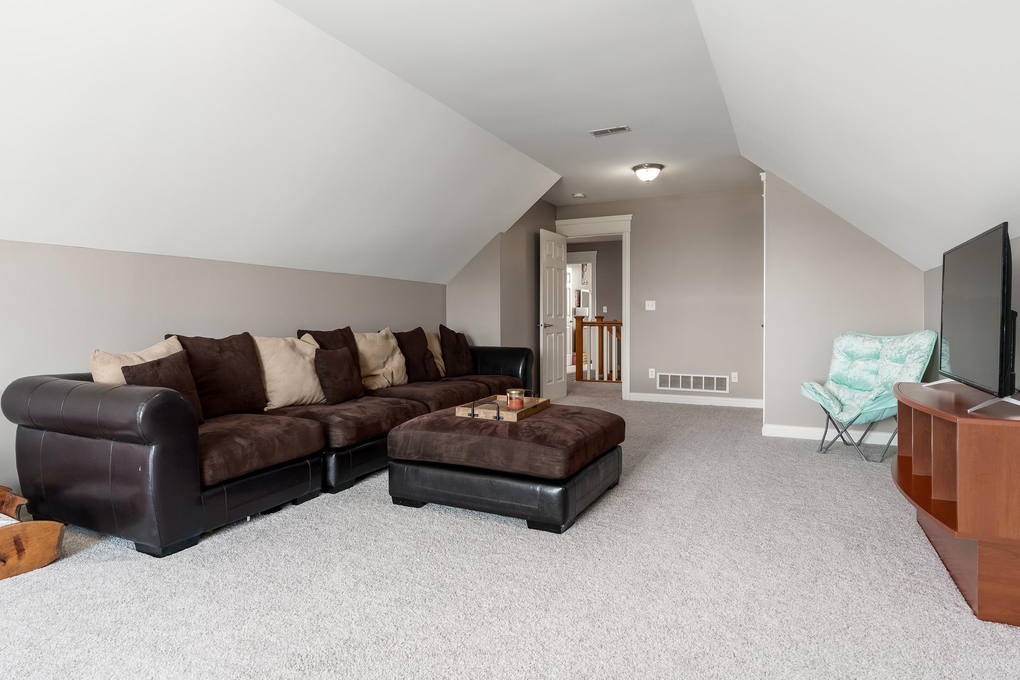 Caledonia, Illinois 61011, United States, 5 Bedrooms Bedrooms, ,5 BathroomsBathrooms,Residential,Active,171736