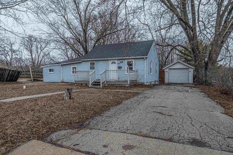 Homes For Sale - 3911 Delaware Street<br/> ROCKFORD, IL 61102