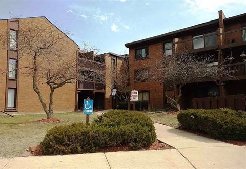 Condo For Sale - 2929 Sunnyside Dr Unit 123b Dr<br/> Winnebago County, ROCKFORD, IL 61114