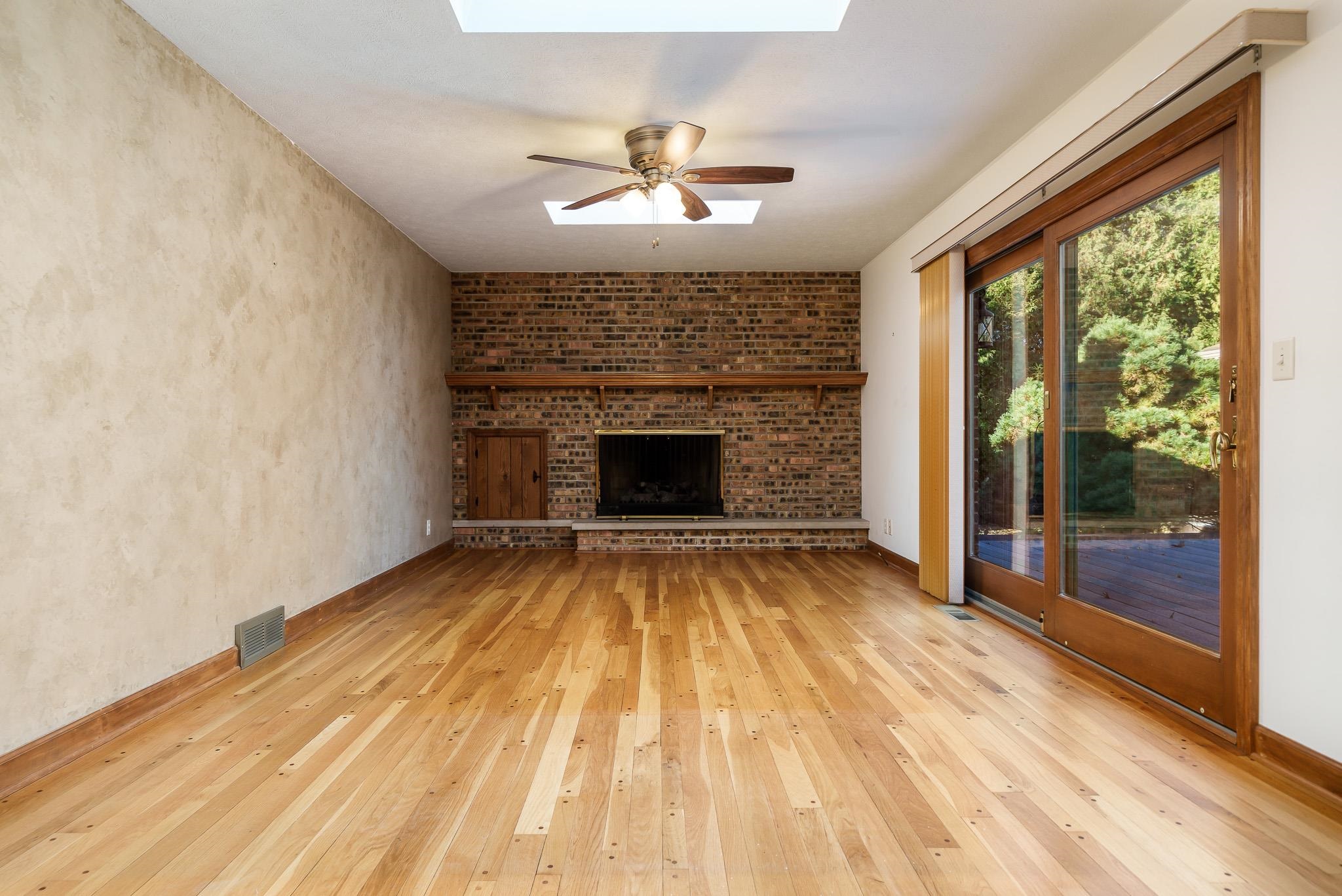 Loves Park, Illinois 61111, United States, 4 Bedrooms Bedrooms, ,3 BathroomsBathrooms,Residential,Active,244884