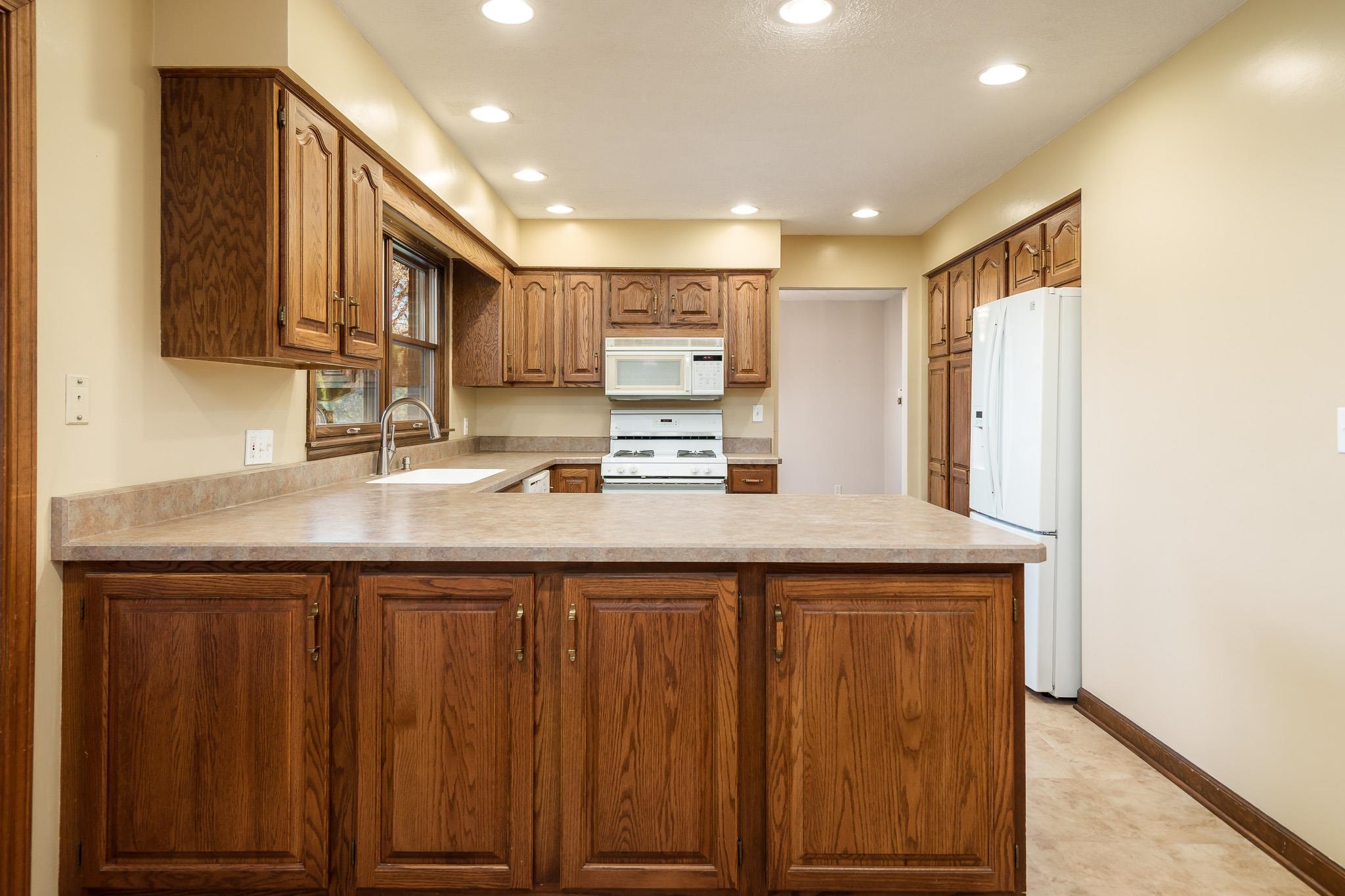 Loves Park, Illinois 61111, United States, 4 Bedrooms Bedrooms, ,3 BathroomsBathrooms,Residential,Active,244884