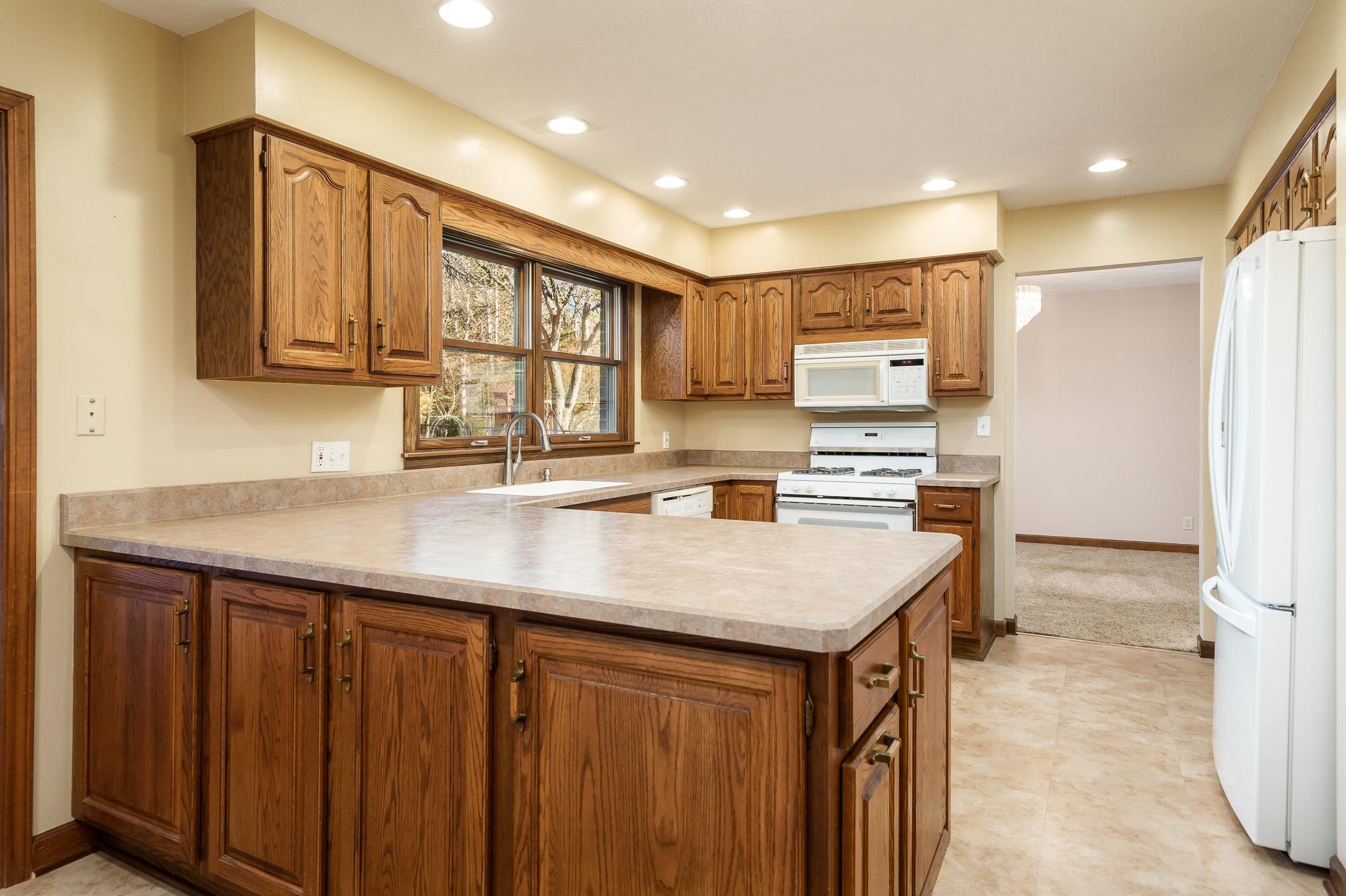 Loves Park, Illinois 61111, United States, 4 Bedrooms Bedrooms, ,3 BathroomsBathrooms,Residential,Active,244884