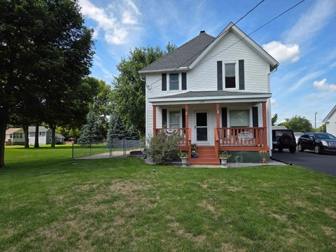 Homes For Sale - 10766 3rd Street<br/> Winnebago County, ROSCOE, IL 61073