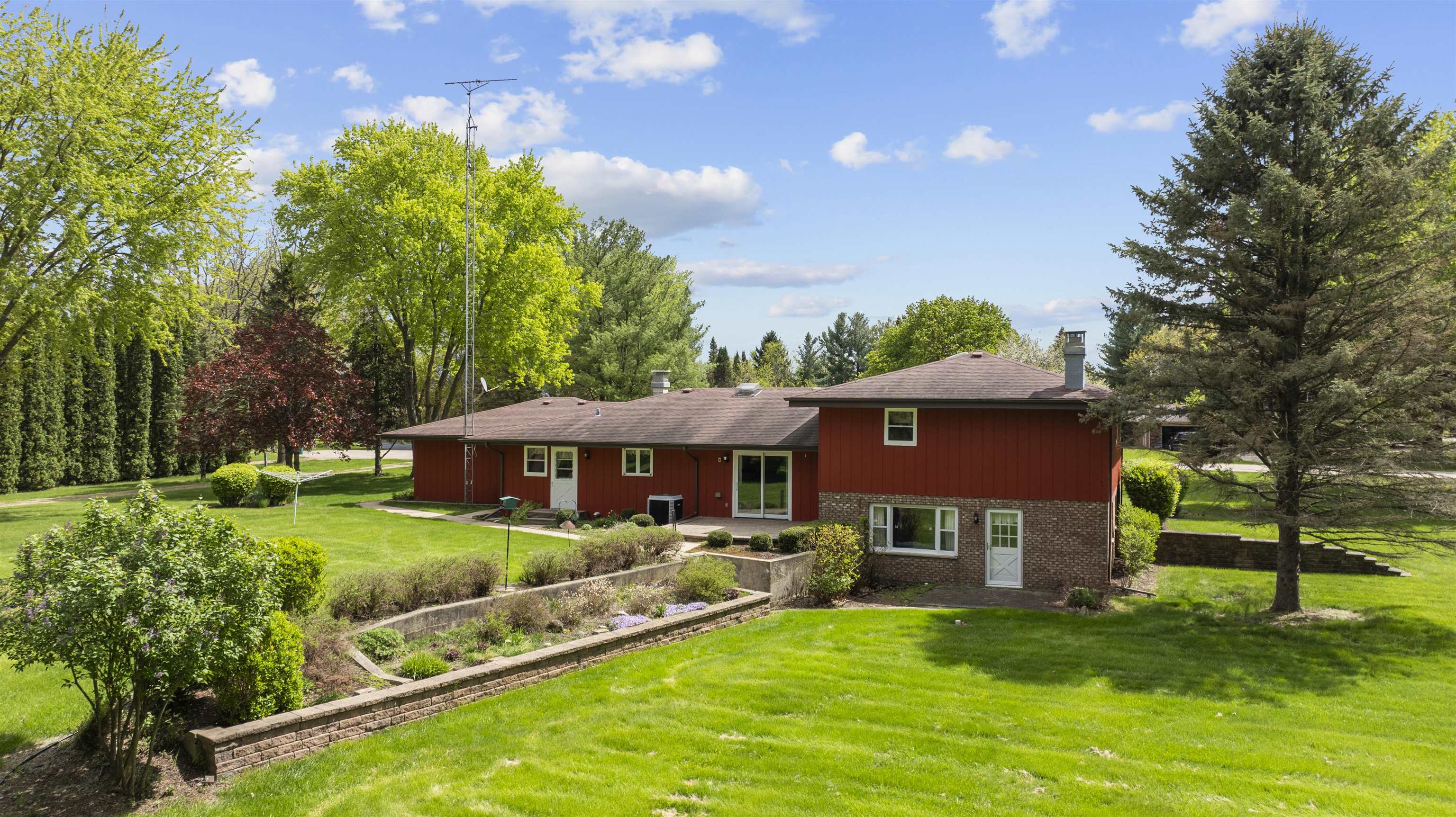 2600 East Ct - Photo 2