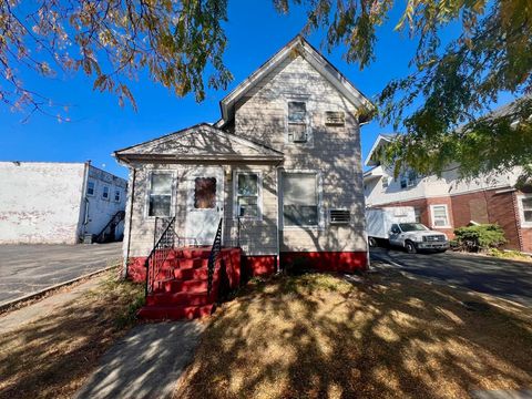 Homes For Sale - 212 N 4th Street<br/> ROCKFORD, IL 61107