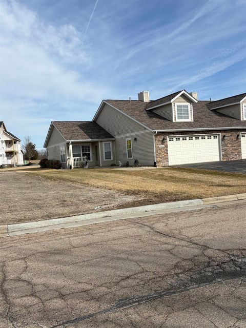 Townhouse For Sale - 15541 Finley Way<br/> SOUTH BELOIT, IL 61080
