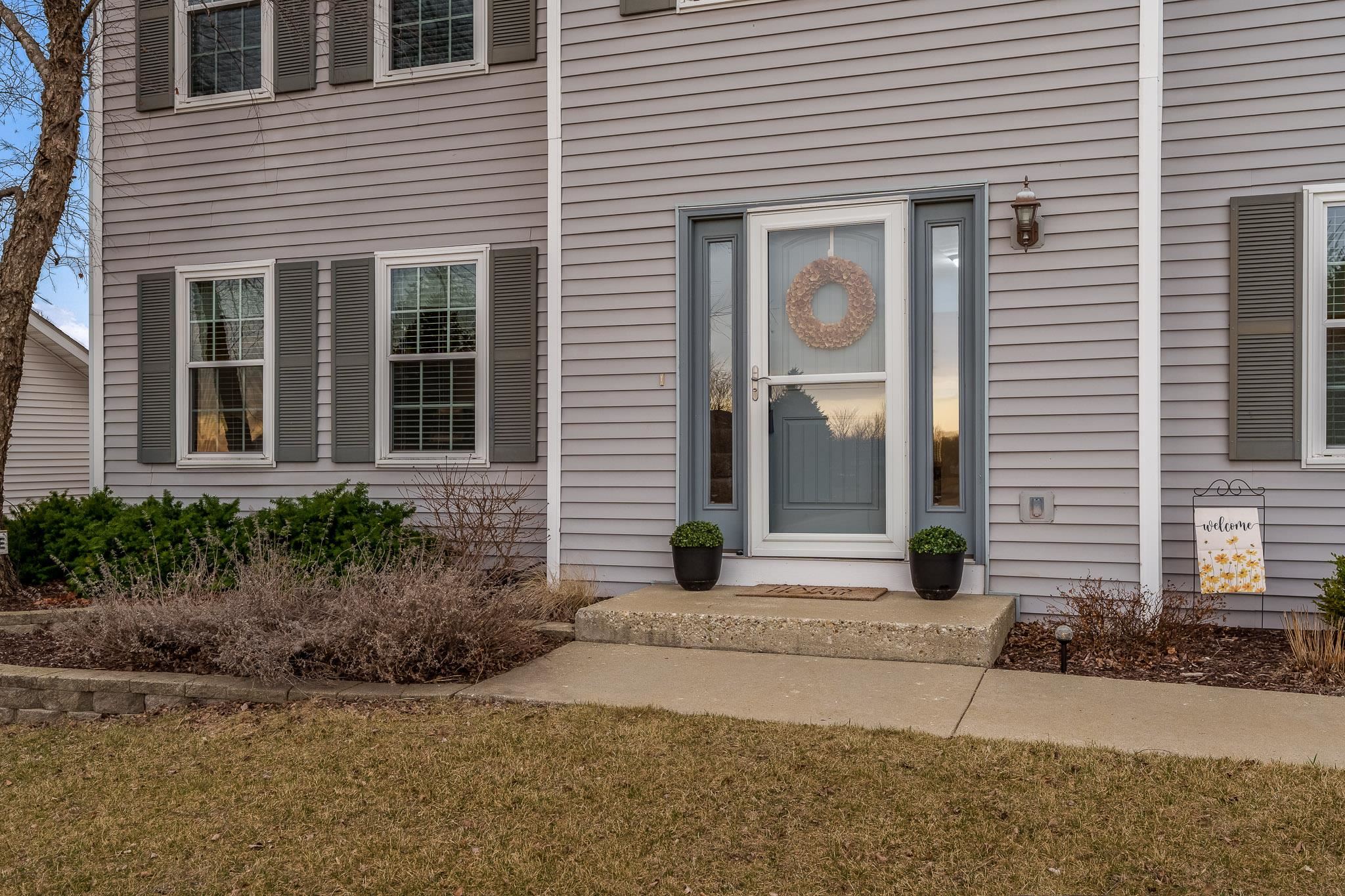 Roscoe, Illinois 61073, United States, 4 Bedrooms Bedrooms, ,4 BathroomsBathrooms,Residential,Pending,92037