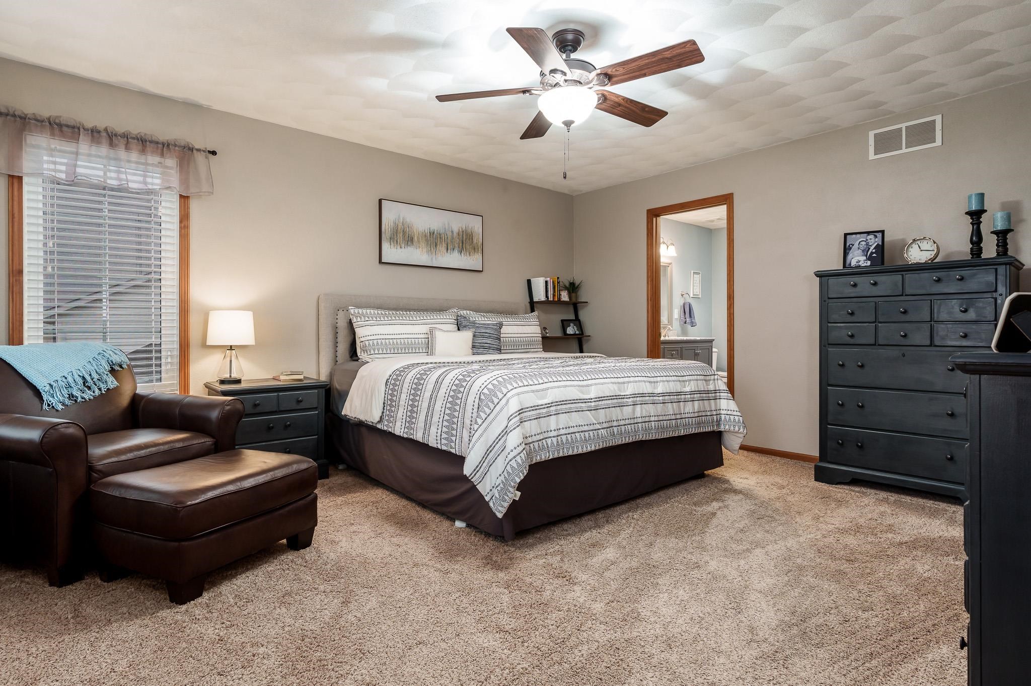 Roscoe, Illinois 61073, United States, 4 Bedrooms Bedrooms, ,4 BathroomsBathrooms,Residential,Pending,92037