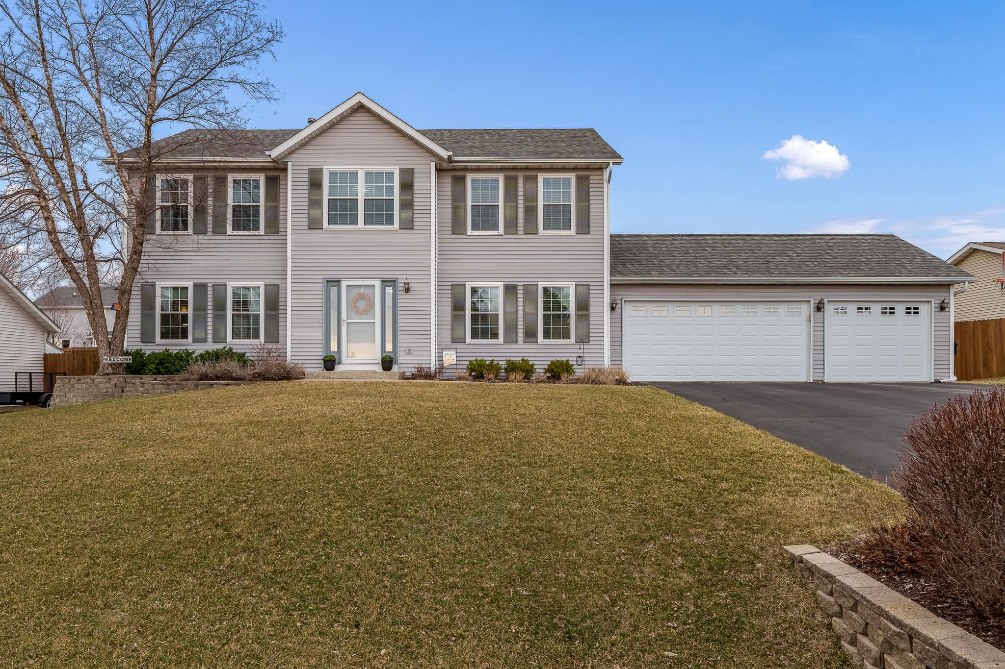 Roscoe, Illinois 61073, United States, 4 Bedrooms Bedrooms, ,4 BathroomsBathrooms,Residential,Pending,92037