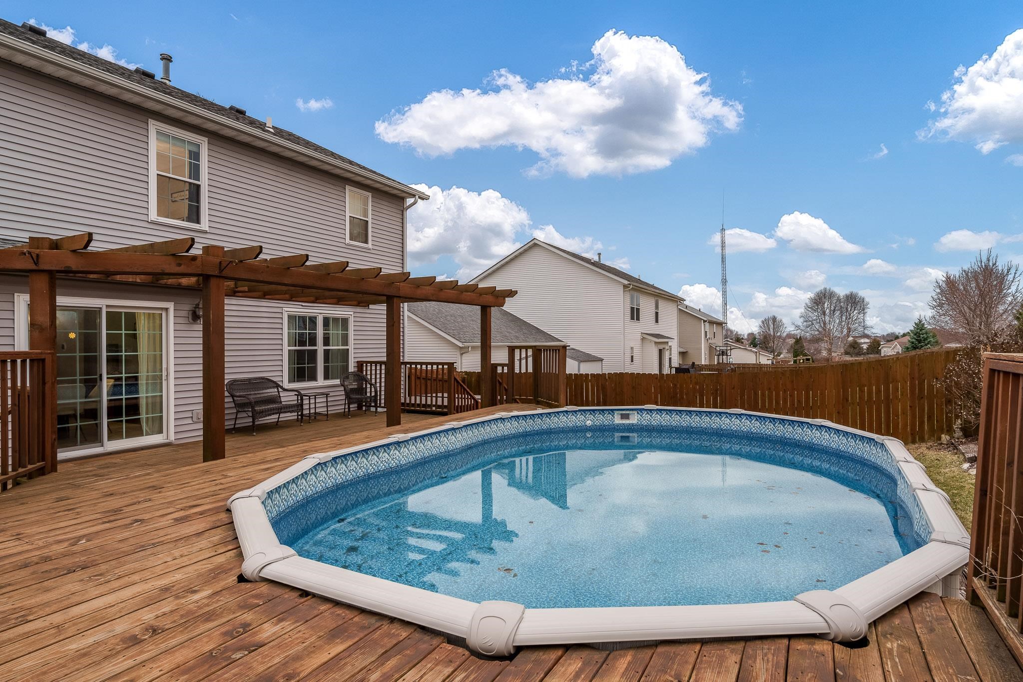 Roscoe, Illinois 61073, United States, 4 Bedrooms Bedrooms, ,4 BathroomsBathrooms,Residential,Pending,92037