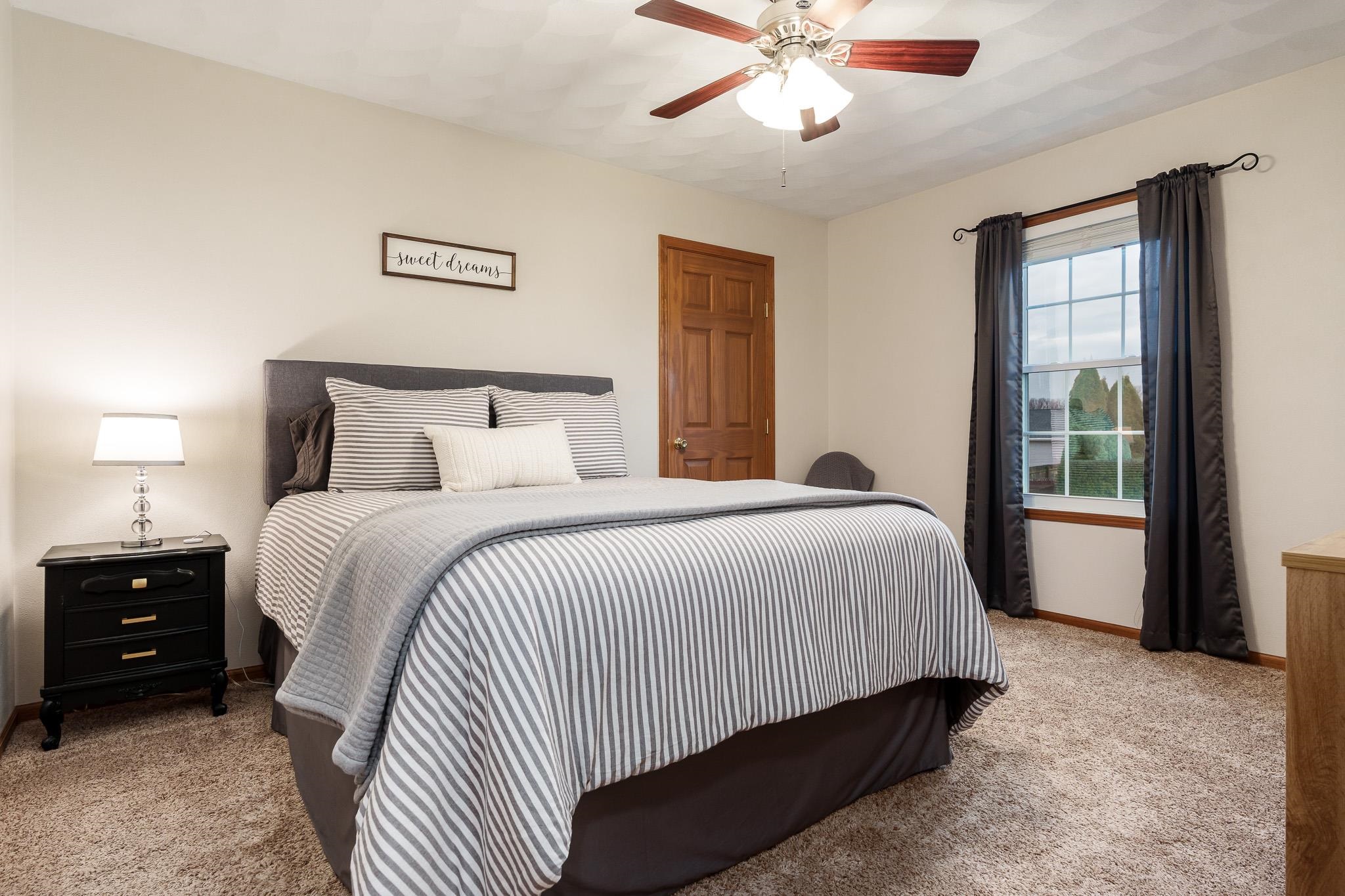 Roscoe, Illinois 61073, United States, 4 Bedrooms Bedrooms, ,4 BathroomsBathrooms,Residential,Pending,92037