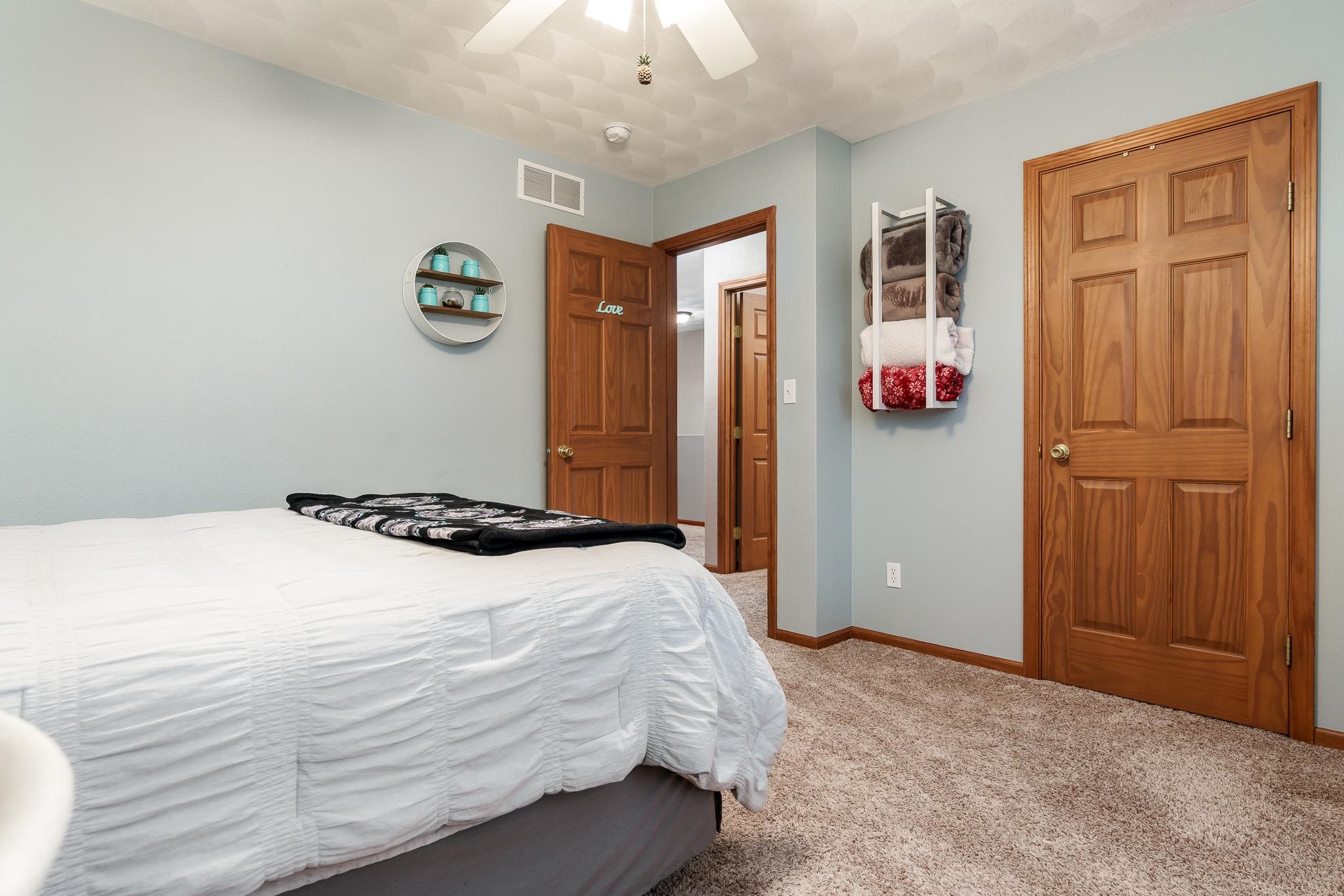 Roscoe, Illinois 61073, United States, 4 Bedrooms Bedrooms, ,4 BathroomsBathrooms,Residential,Pending,92037