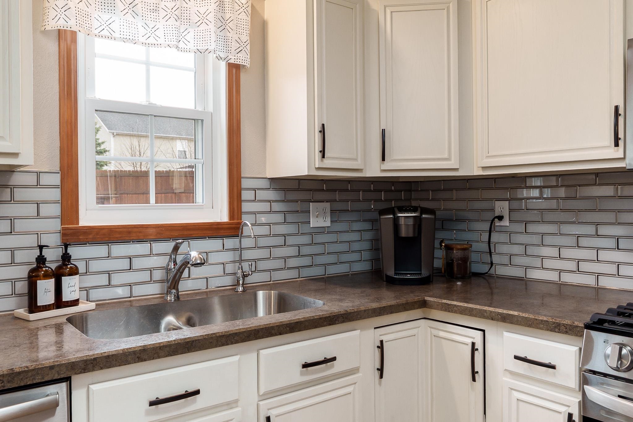 Roscoe, Illinois 61073, United States, 4 Bedrooms Bedrooms, ,4 BathroomsBathrooms,Residential,Pending,92037