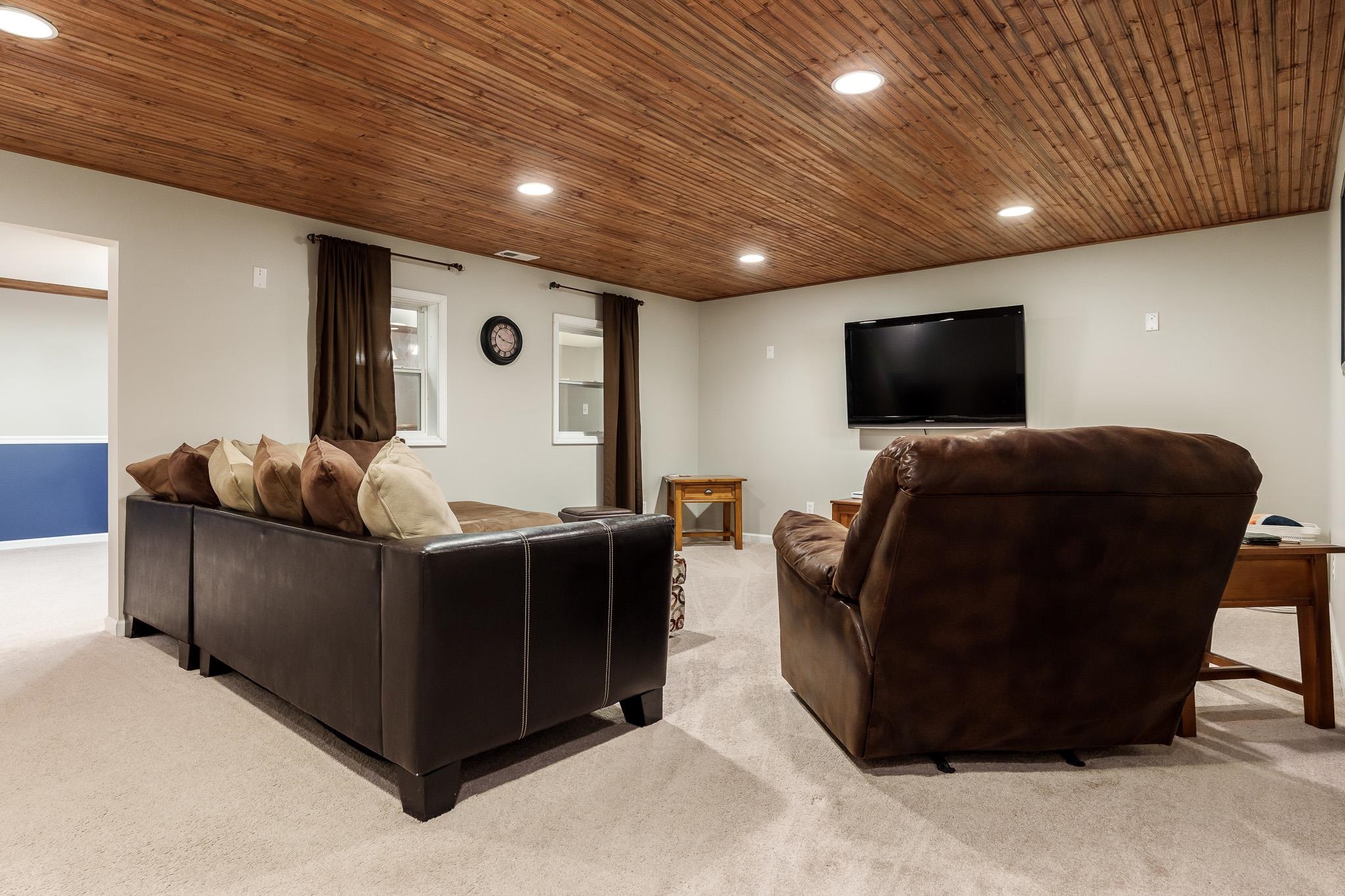 Roscoe, Illinois 61073, United States, 4 Bedrooms Bedrooms, ,4 BathroomsBathrooms,Residential,Pending,92037