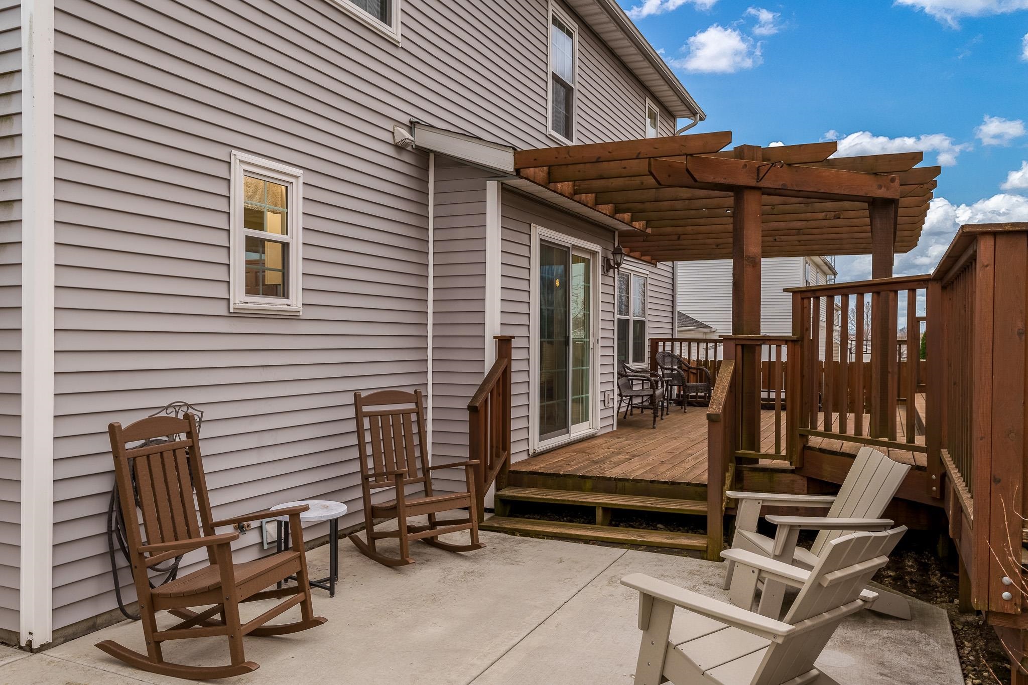 Roscoe, Illinois 61073, United States, 4 Bedrooms Bedrooms, ,4 BathroomsBathrooms,Residential,Pending,92037