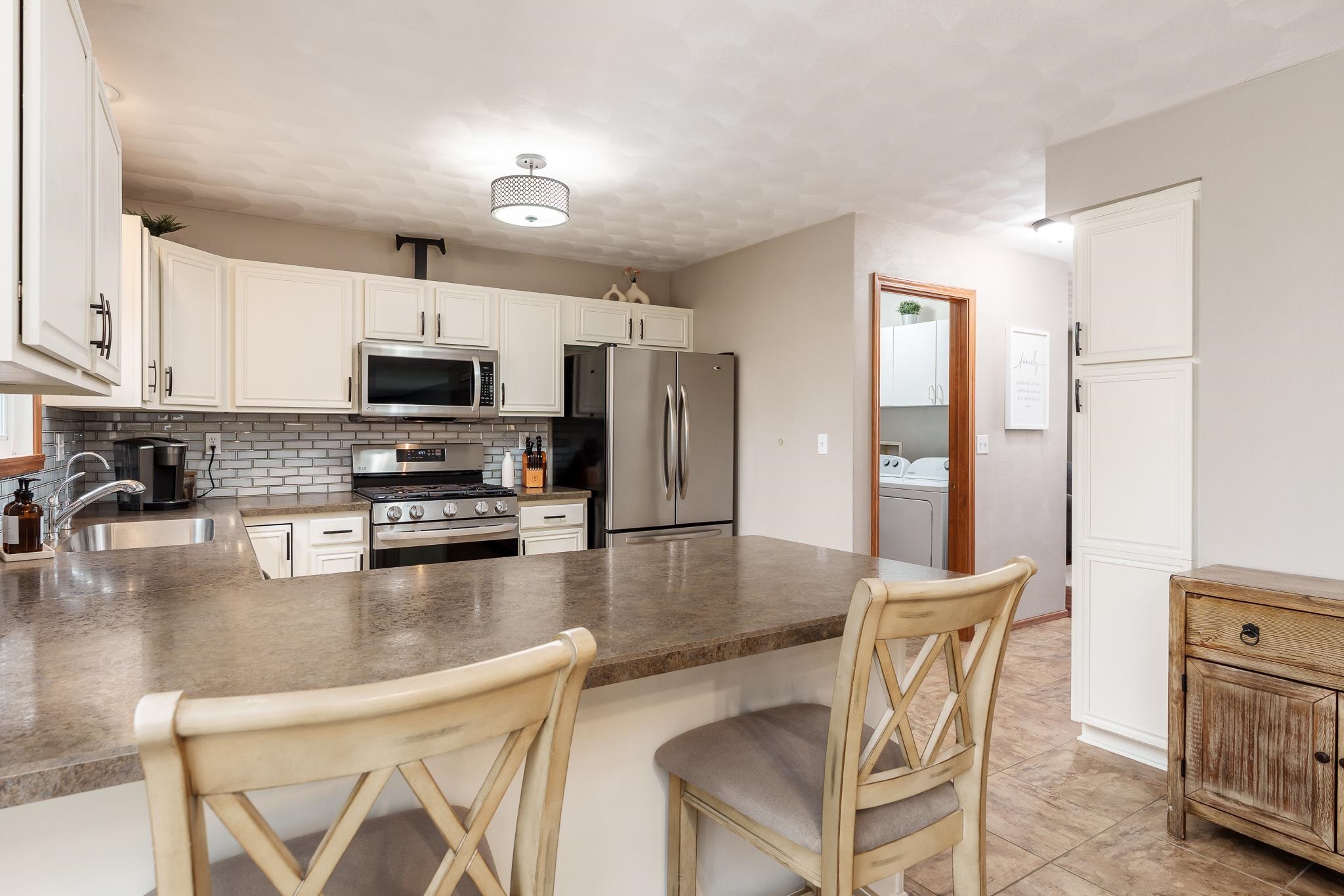 Roscoe, Illinois 61073, United States, 4 Bedrooms Bedrooms, ,4 BathroomsBathrooms,Residential,Pending,92037