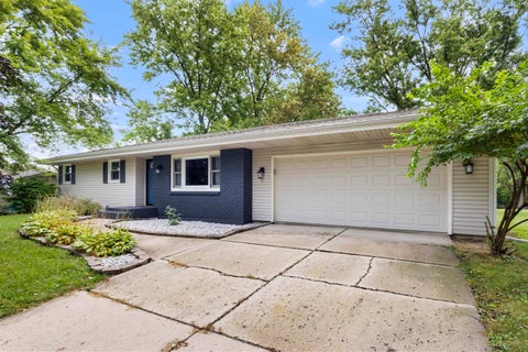 Homes For Sale - 6128 Bristlecone Lane<br/> ROCKFORD, IL 61109