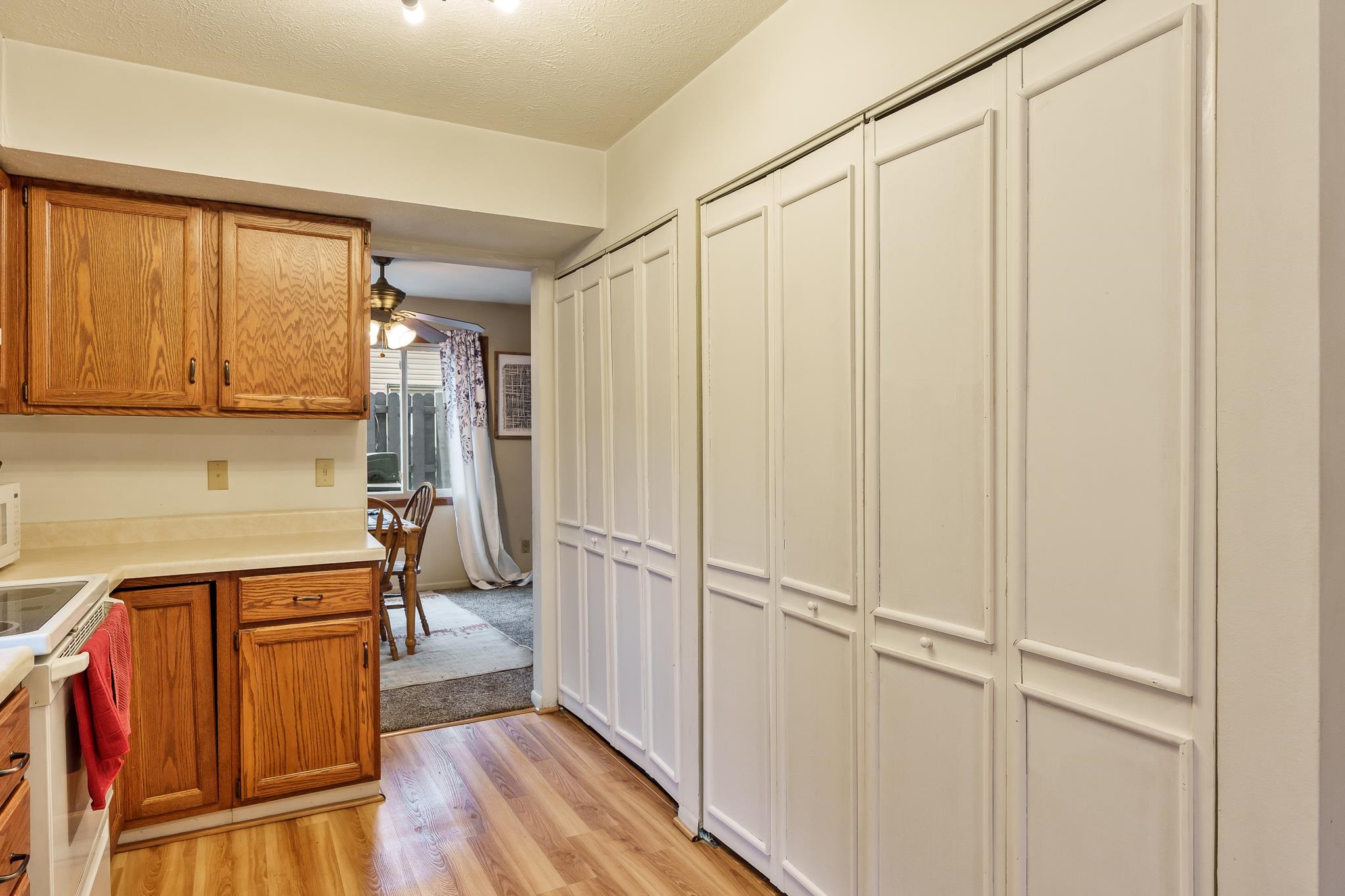 Rockford, Illinois 61107, United States, 2 Bedrooms Bedrooms, ,2 BathroomsBathrooms,Residential,Active,204396