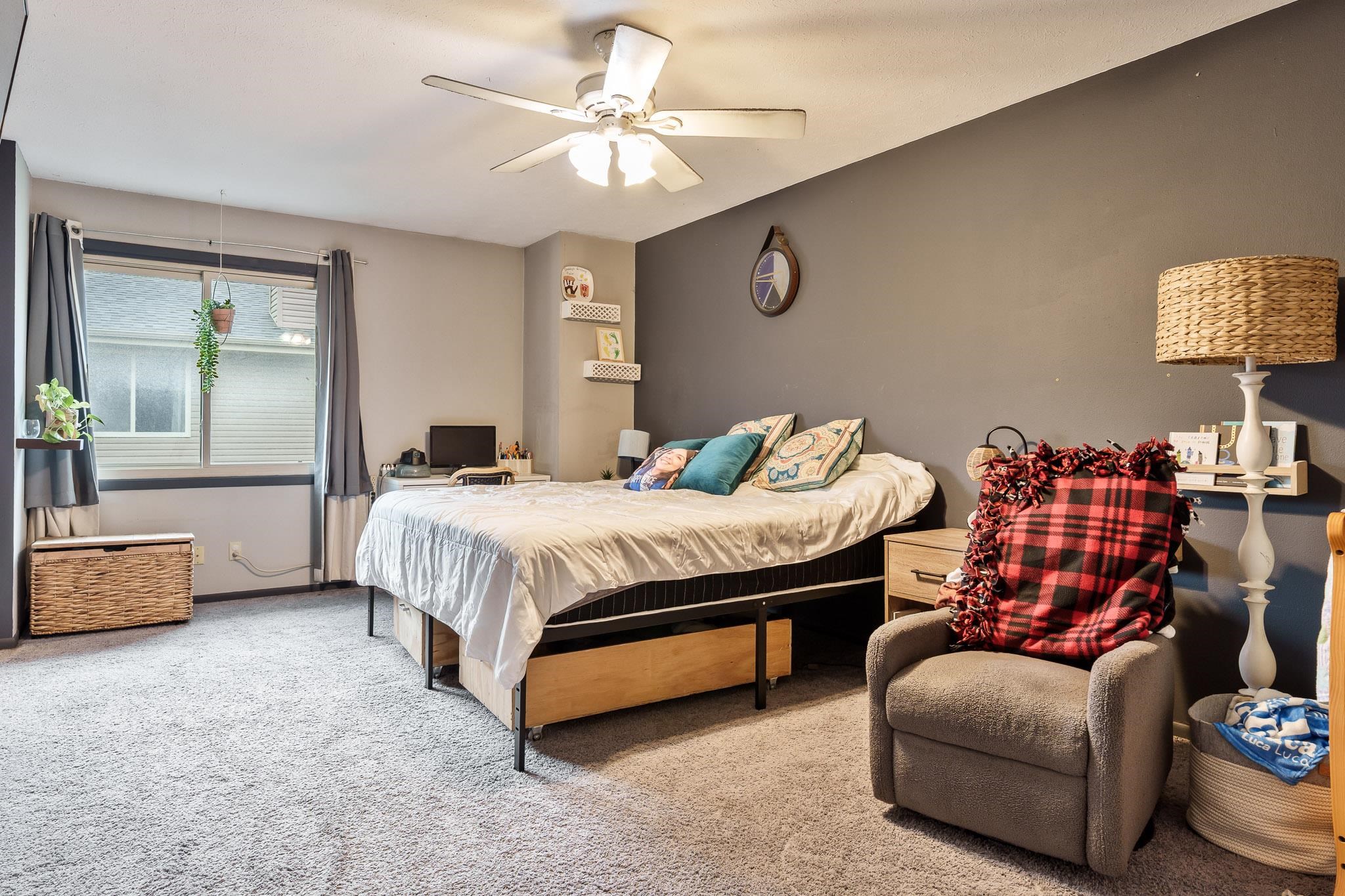 Rockford, Illinois 61107, United States, 2 Bedrooms Bedrooms, ,2 BathroomsBathrooms,Residential,Active,204396