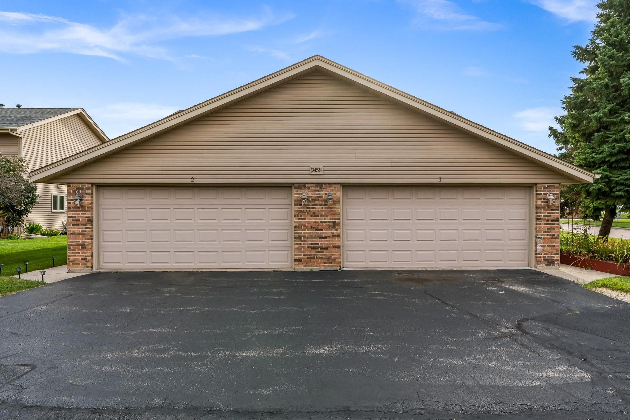 Rockford, Illinois 61107, United States, 2 Bedrooms Bedrooms, ,2 BathroomsBathrooms,Residential,Active,204396