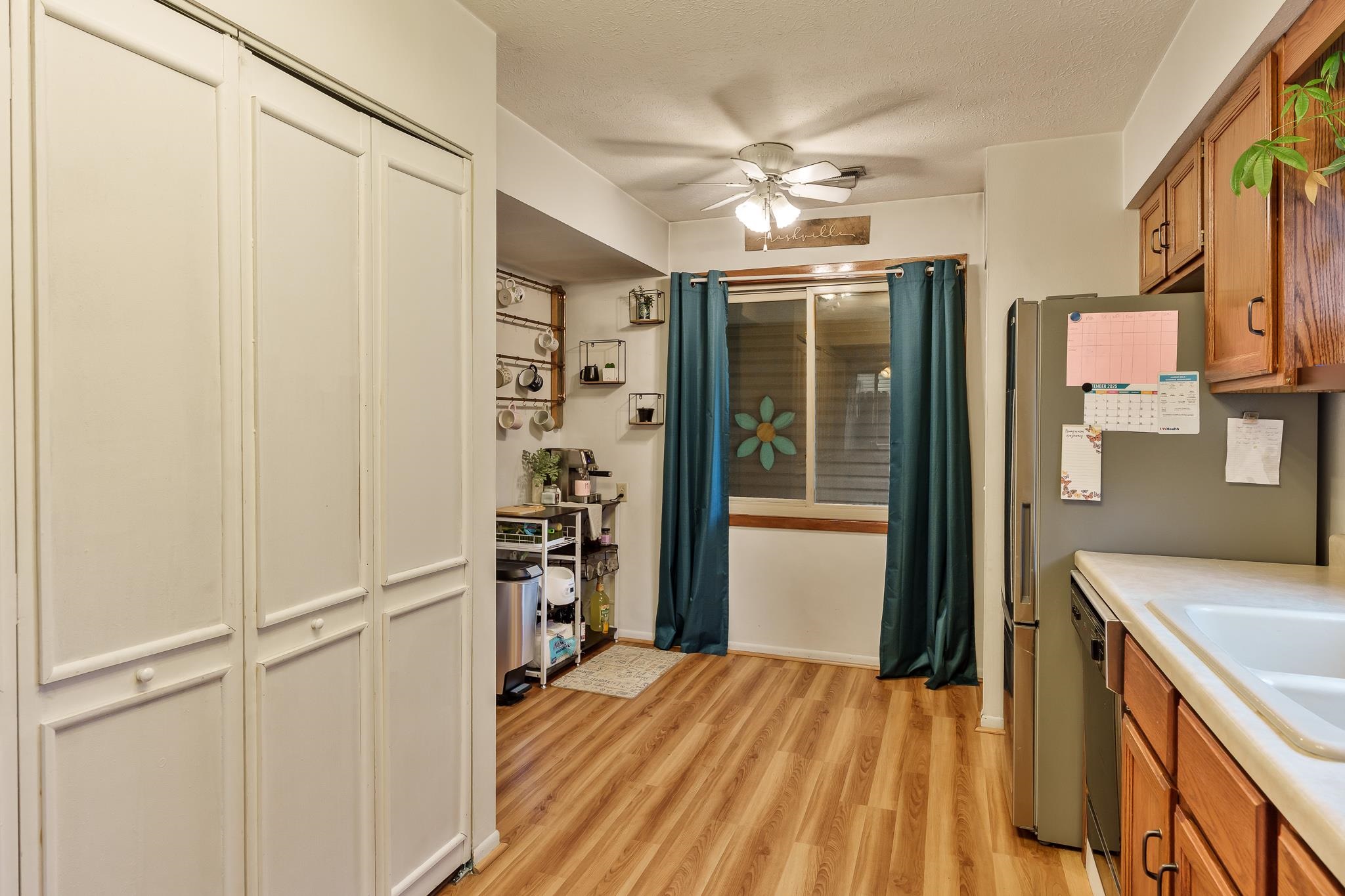 Rockford, Illinois 61107, United States, 2 Bedrooms Bedrooms, ,2 BathroomsBathrooms,Residential,Active,204396