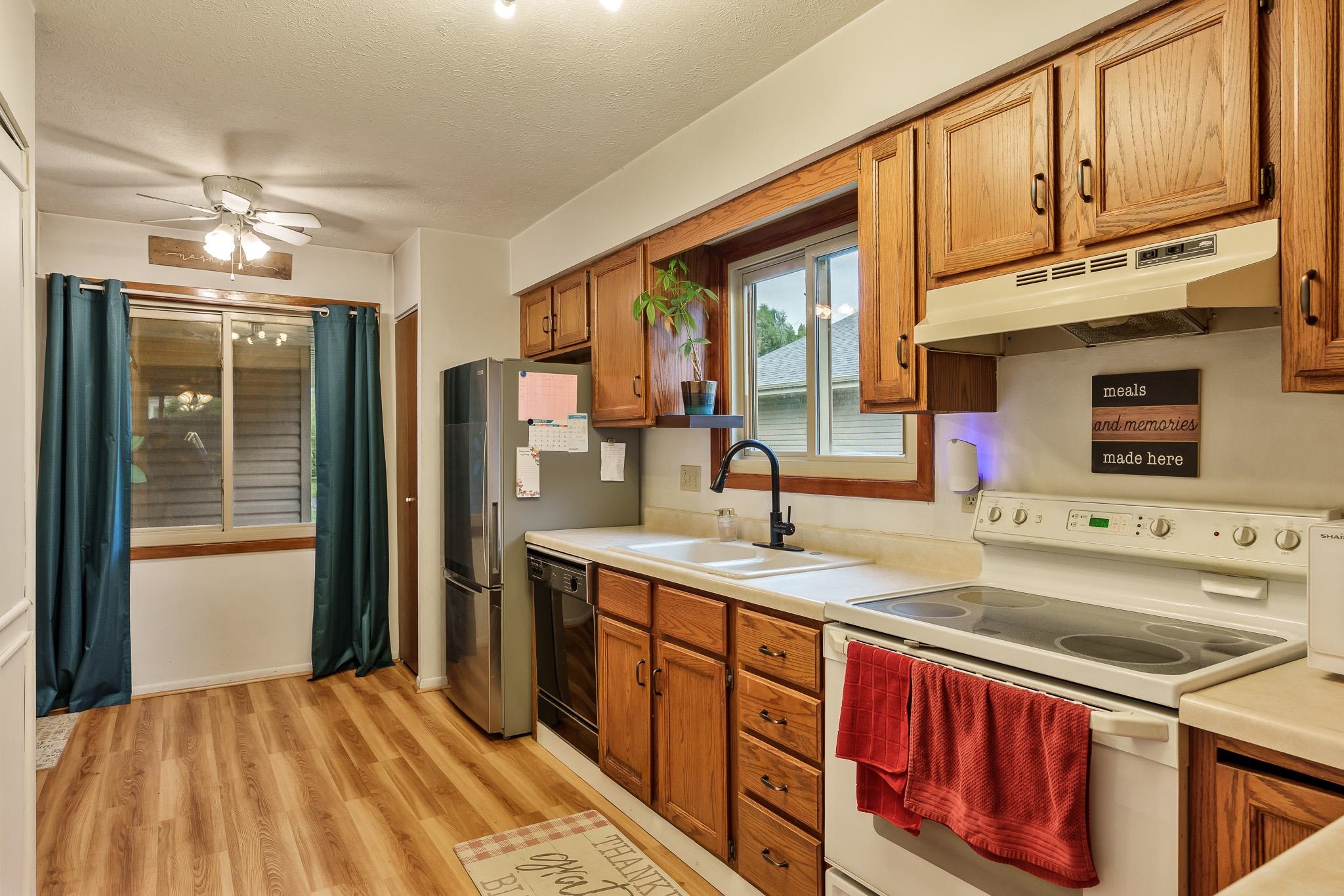 Rockford, Illinois 61107, United States, 2 Bedrooms Bedrooms, ,2 BathroomsBathrooms,Residential,Active,204396