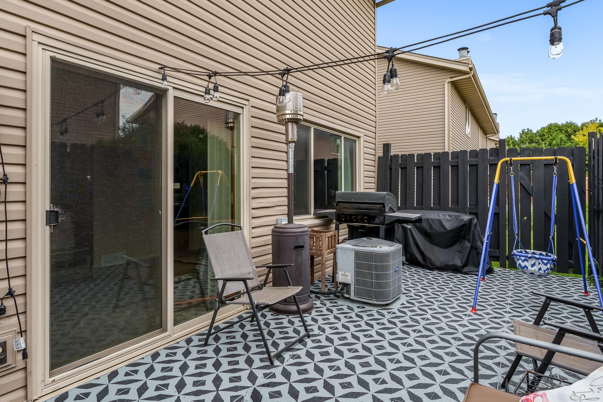 Rockford, Illinois 61107, United States, 2 Bedrooms Bedrooms, ,2 BathroomsBathrooms,Residential,Active,204396