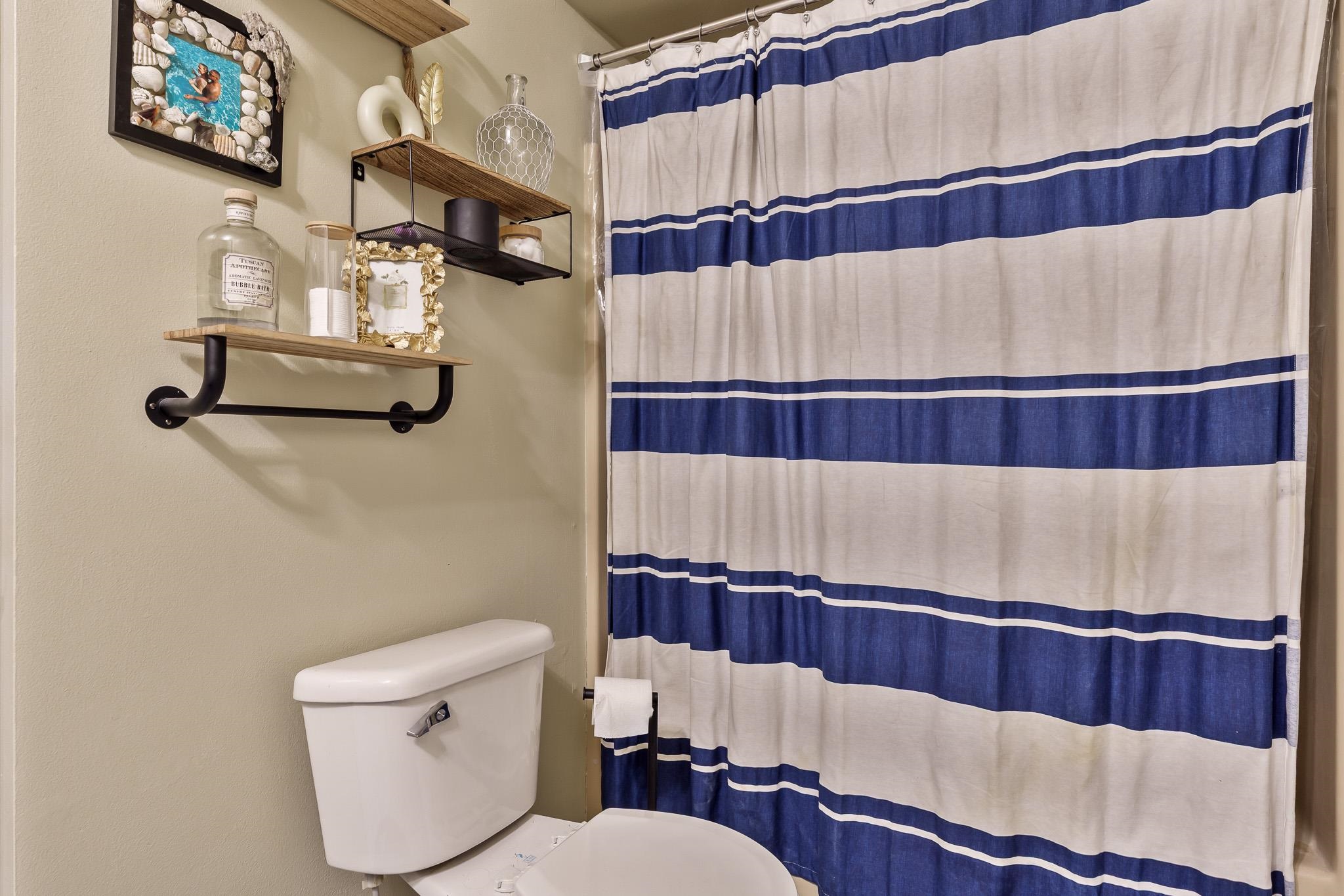 Rockford, Illinois 61107, United States, 2 Bedrooms Bedrooms, ,2 BathroomsBathrooms,Residential,Active,204396