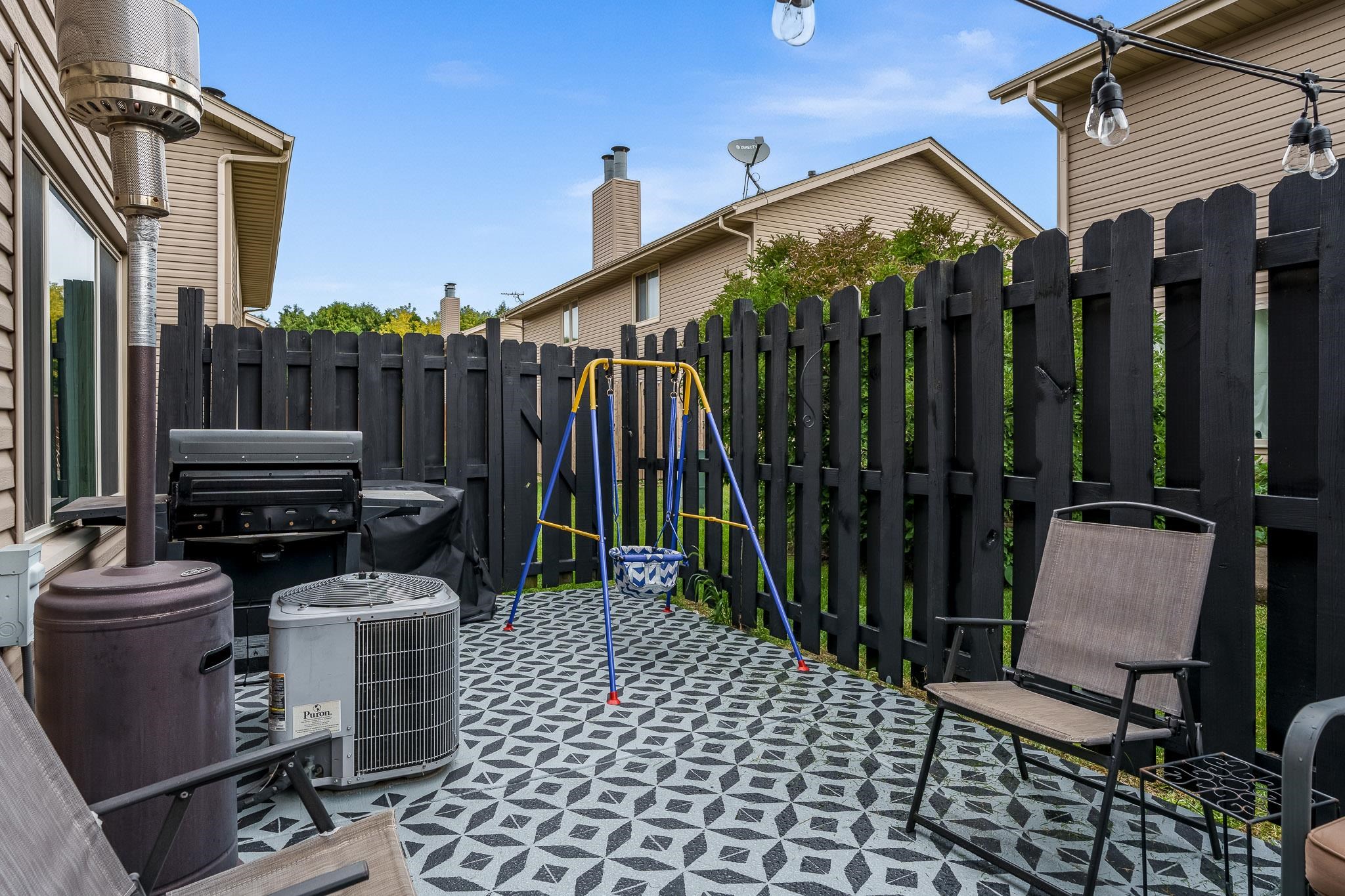 Rockford, Illinois 61107, United States, 2 Bedrooms Bedrooms, ,2 BathroomsBathrooms,Residential,Active,204396