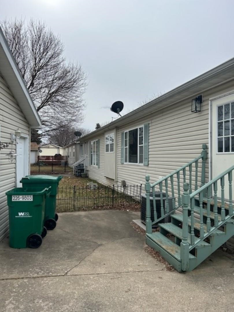 Roscoe, Illinois 61073, United States, 3 Bedrooms Bedrooms, ,2 BathroomsBathrooms,Residential,Pending,64473