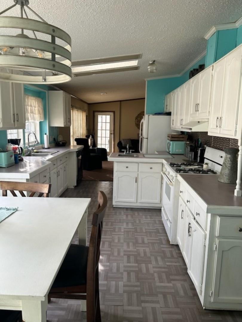 Roscoe, Illinois 61073, United States, 3 Bedrooms Bedrooms, ,2 BathroomsBathrooms,Residential,Pending,64473