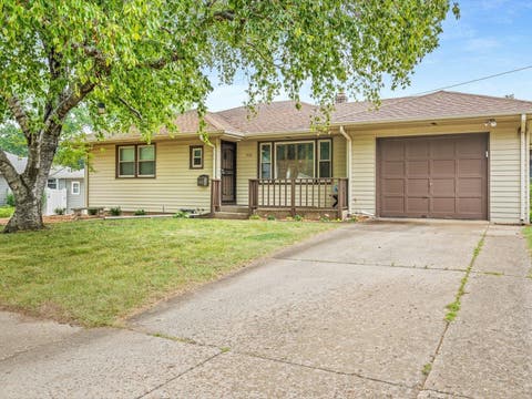 Homes For Sale - 3816 Beach St St<br/> ROCKFORD, IL 61108