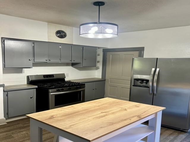 Rockford, Illinois 61104, United States, 3 Bedrooms Bedrooms, ,1 BathroomBathrooms,Residential,Active,230909