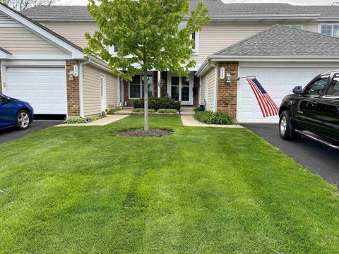 Homes For Sale - 836 Golf Course Road<br/> CRYSTAL LAKE, IL 60014