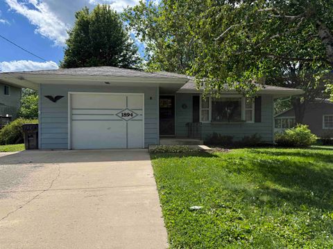 Homes For Sale - 1894 N Ridge Drive<br/> FREEPORT, IL 61032