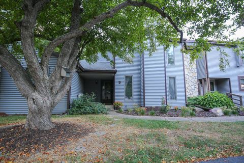 Townhouse For Sale - 209 Fox Trot<br/> DIXON, IL 61021