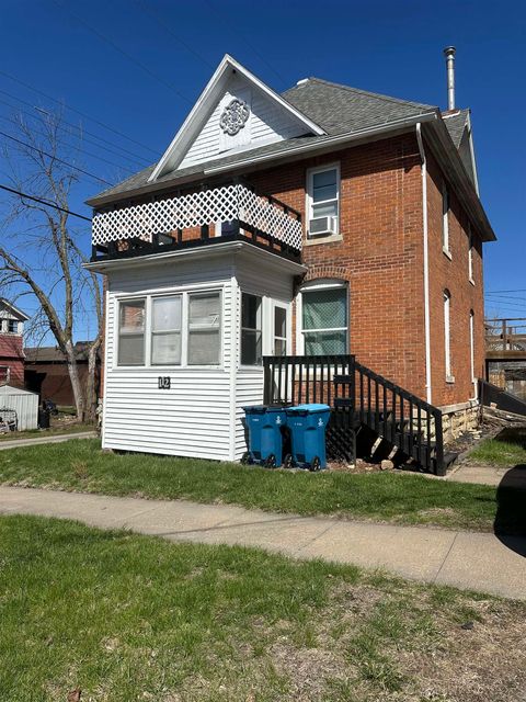 Multifamily For Sale - 112 Quincy<br/> Carroll County, SAVANNA, IL 61074