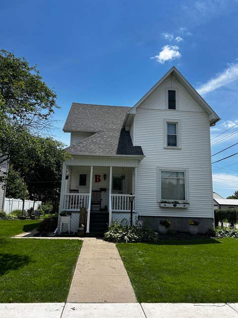 Homes For Sale - 405 8th Street<br/> MENDOTA, IL 61342